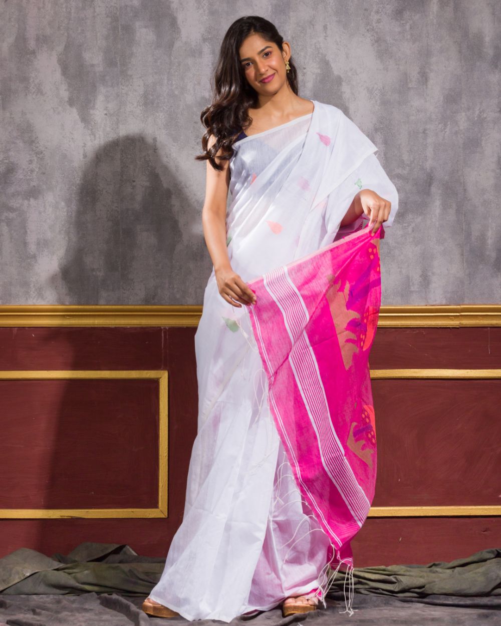 White Pink Handloom Cotton Silk Jamdani Saree