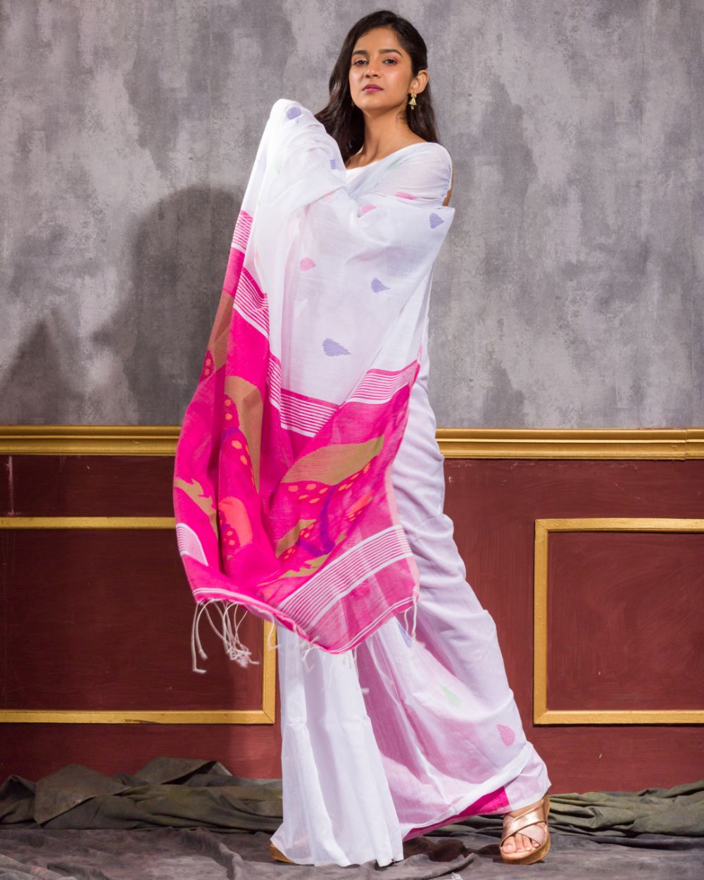 White Pink Handloom Cotton Silk Jamdani Saree