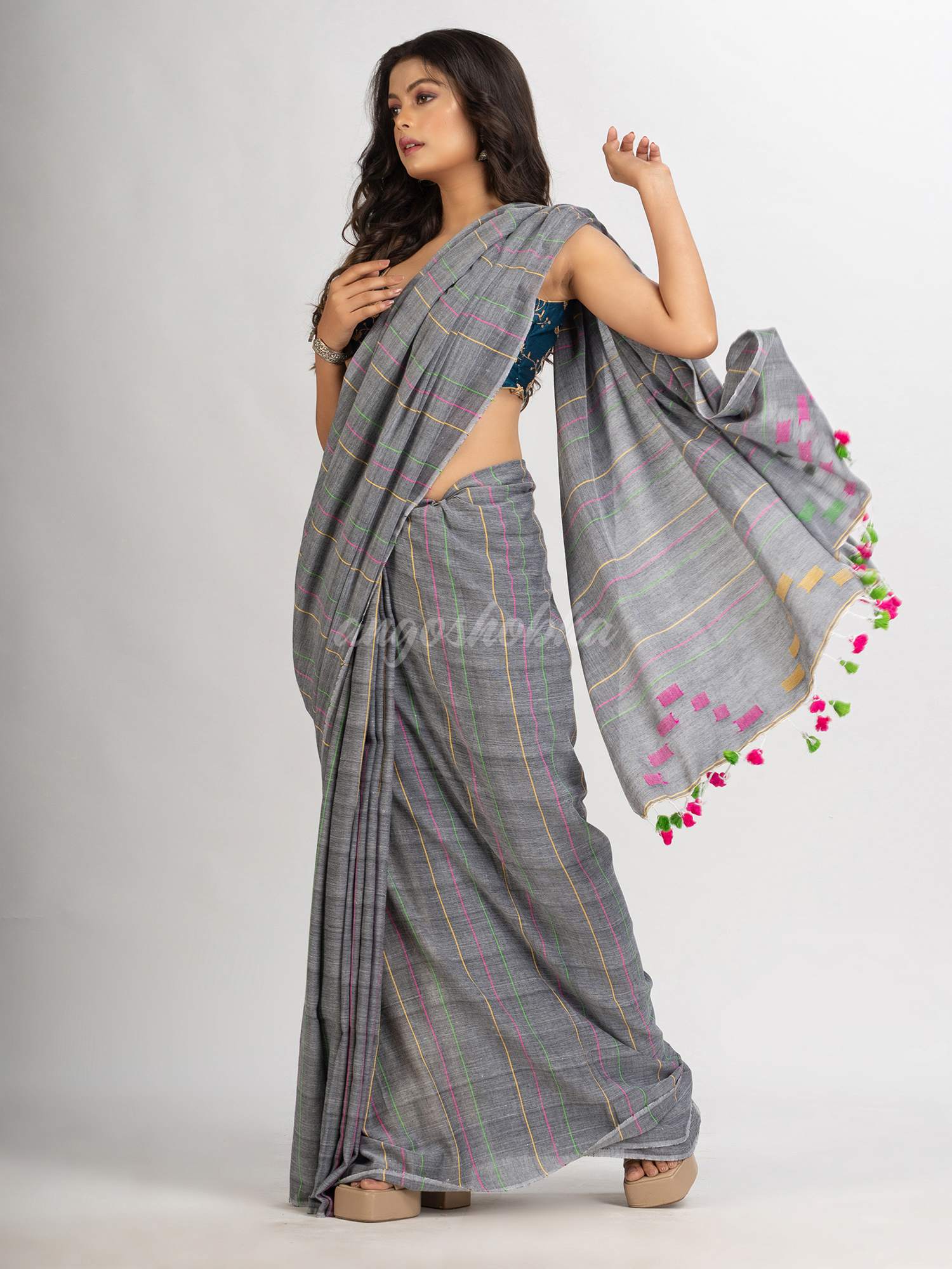 Gray Handwoven Cotton Jamdani handloom Saree