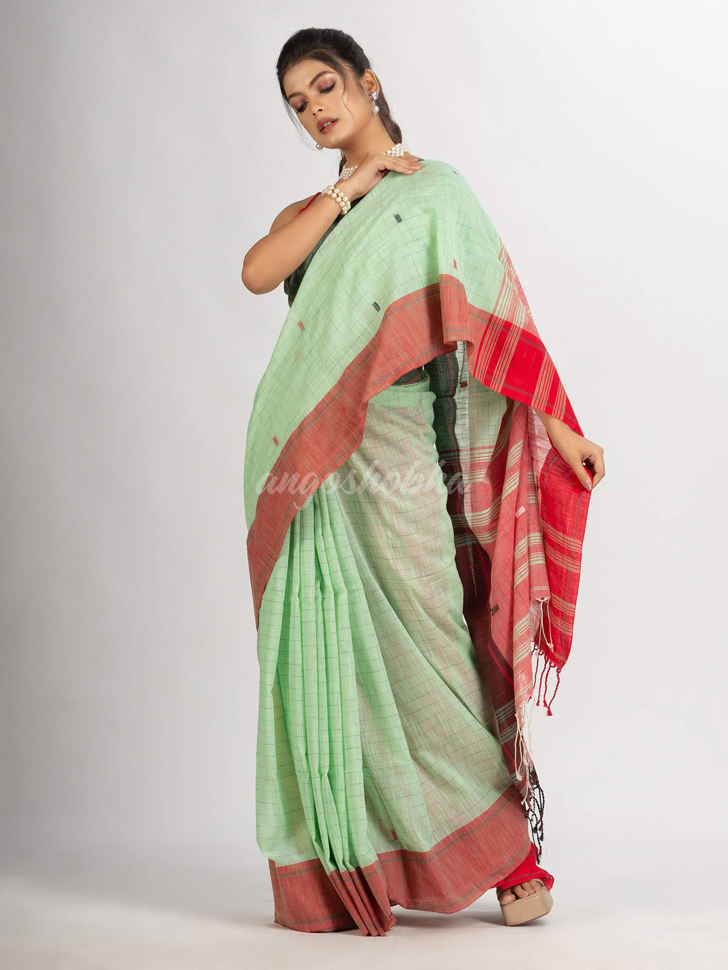 Light Green Handwoven Cotton Jamdani handloom Saree