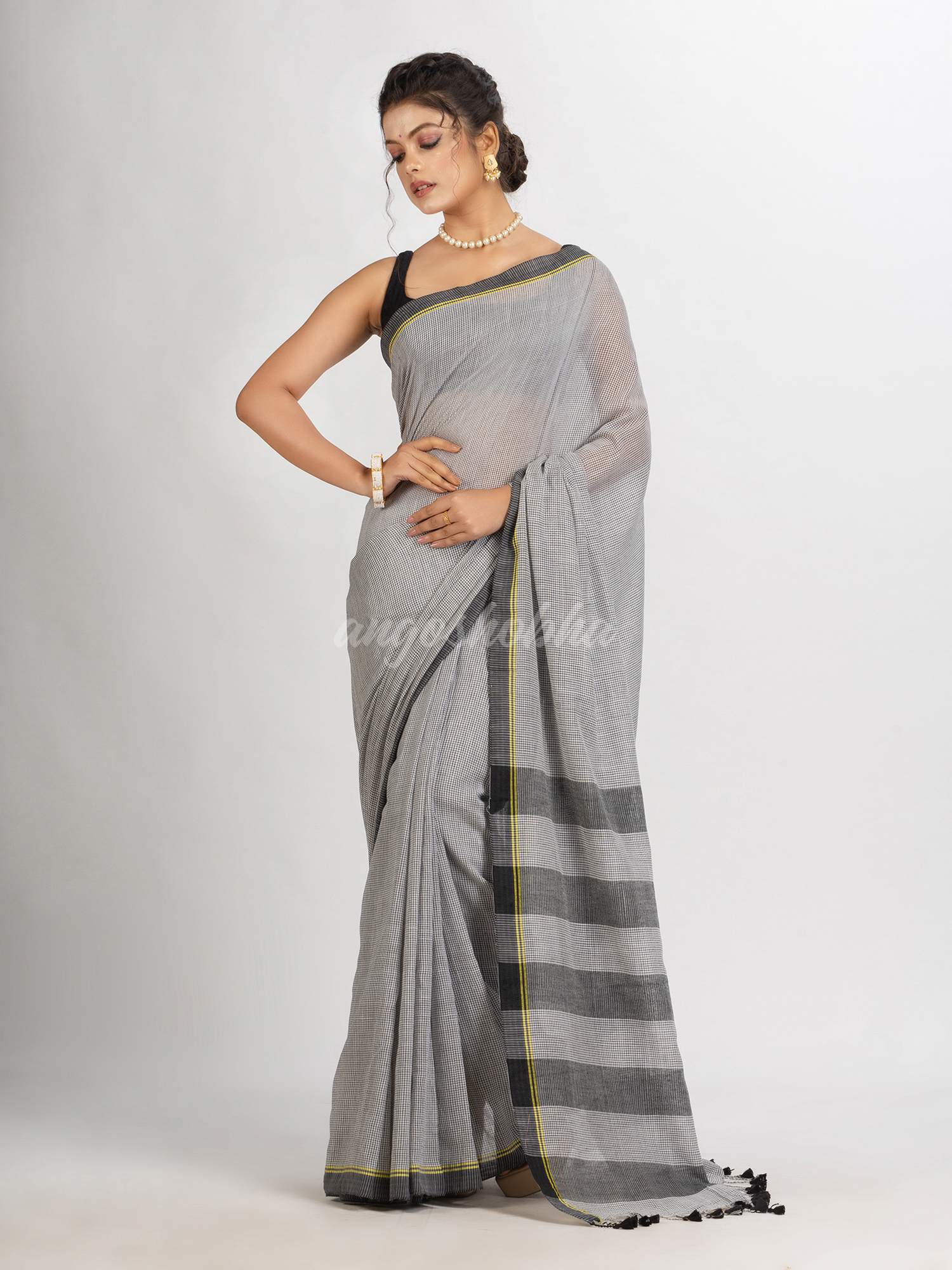 White And Black Cotton Check Handloom Saree