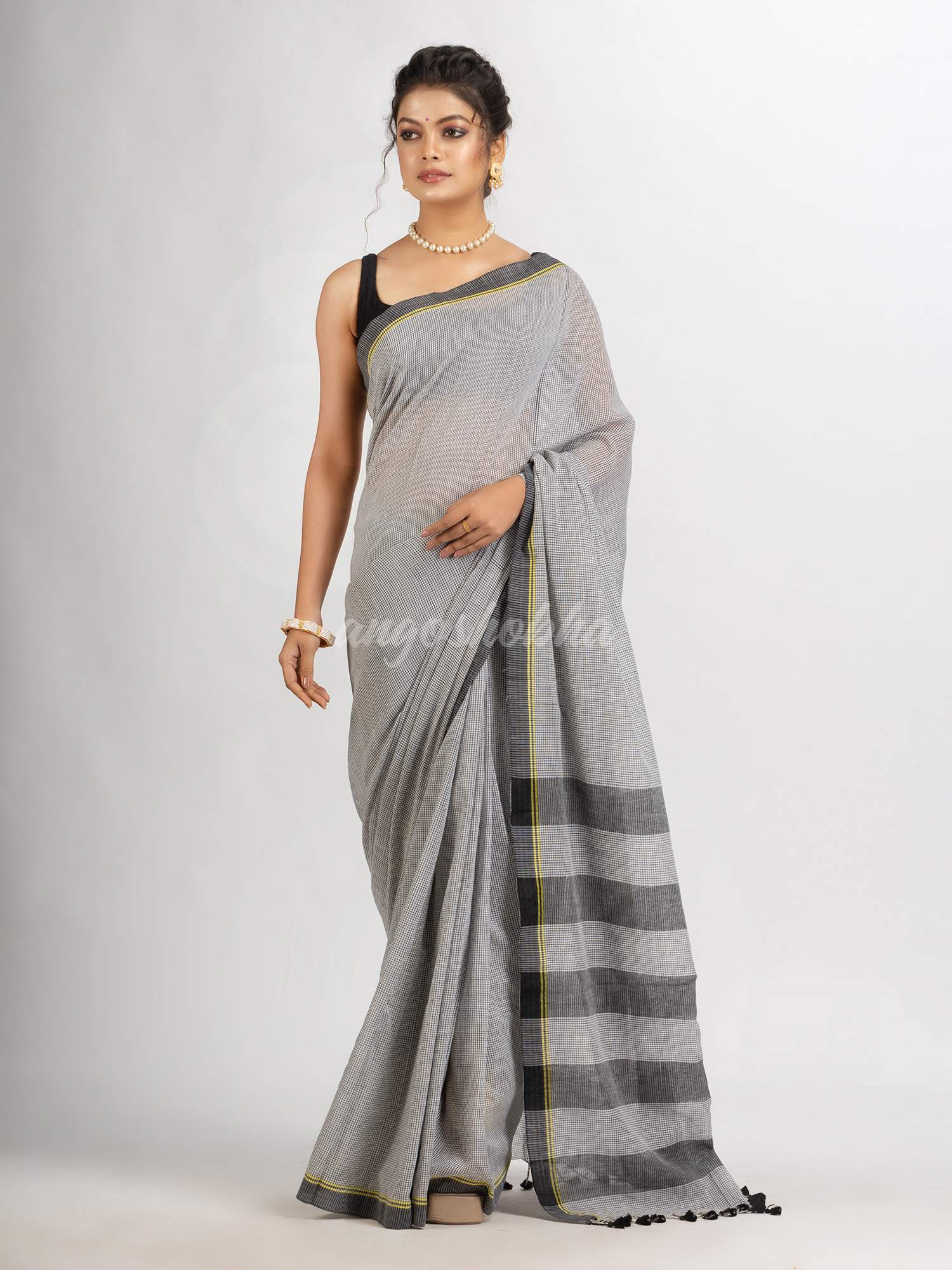 White And Black Cotton Check Handloom Saree