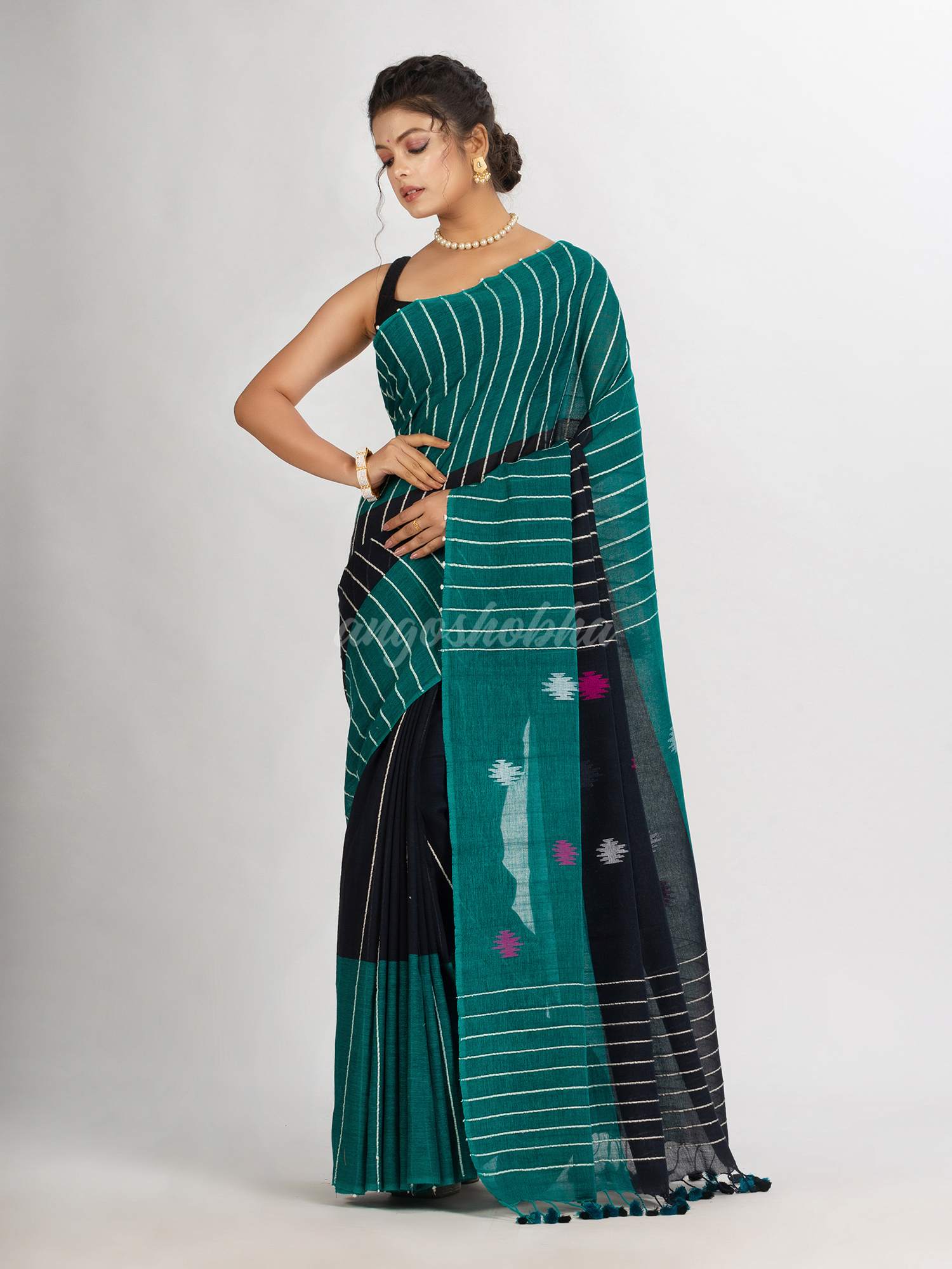 Black And Raja Handwoven Cotton Jamdani handloom Saree