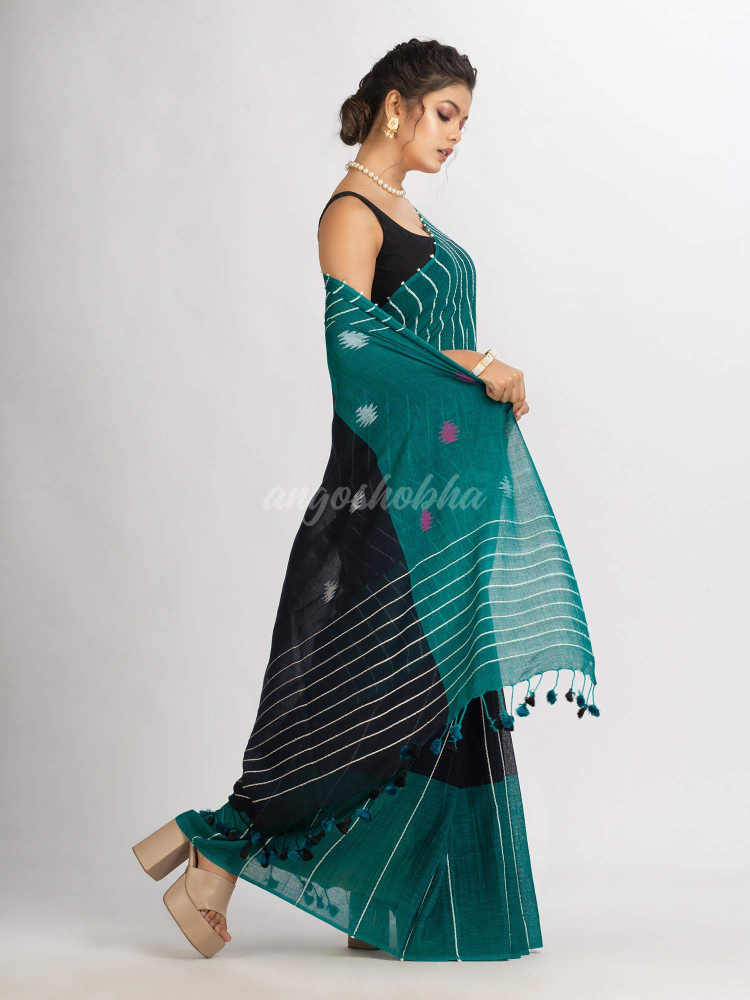 Black And Raja Handwoven Cotton Jamdani handloom Saree