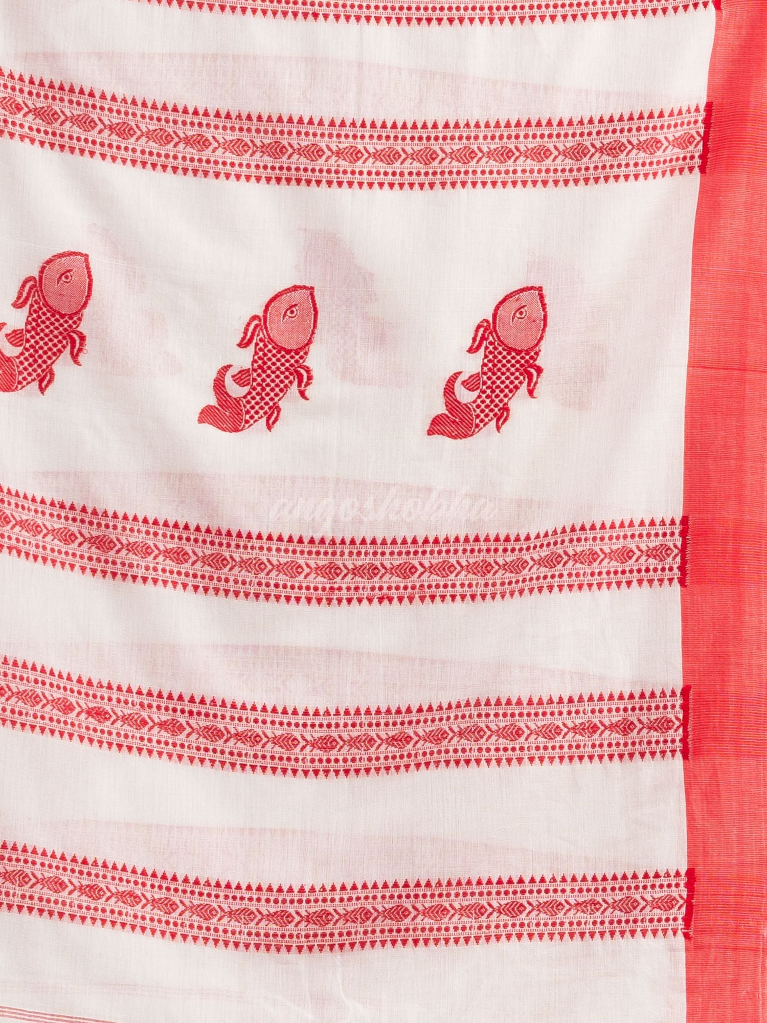 white all  body small fish design with fish design pallu in solid border handwoven cotton saree