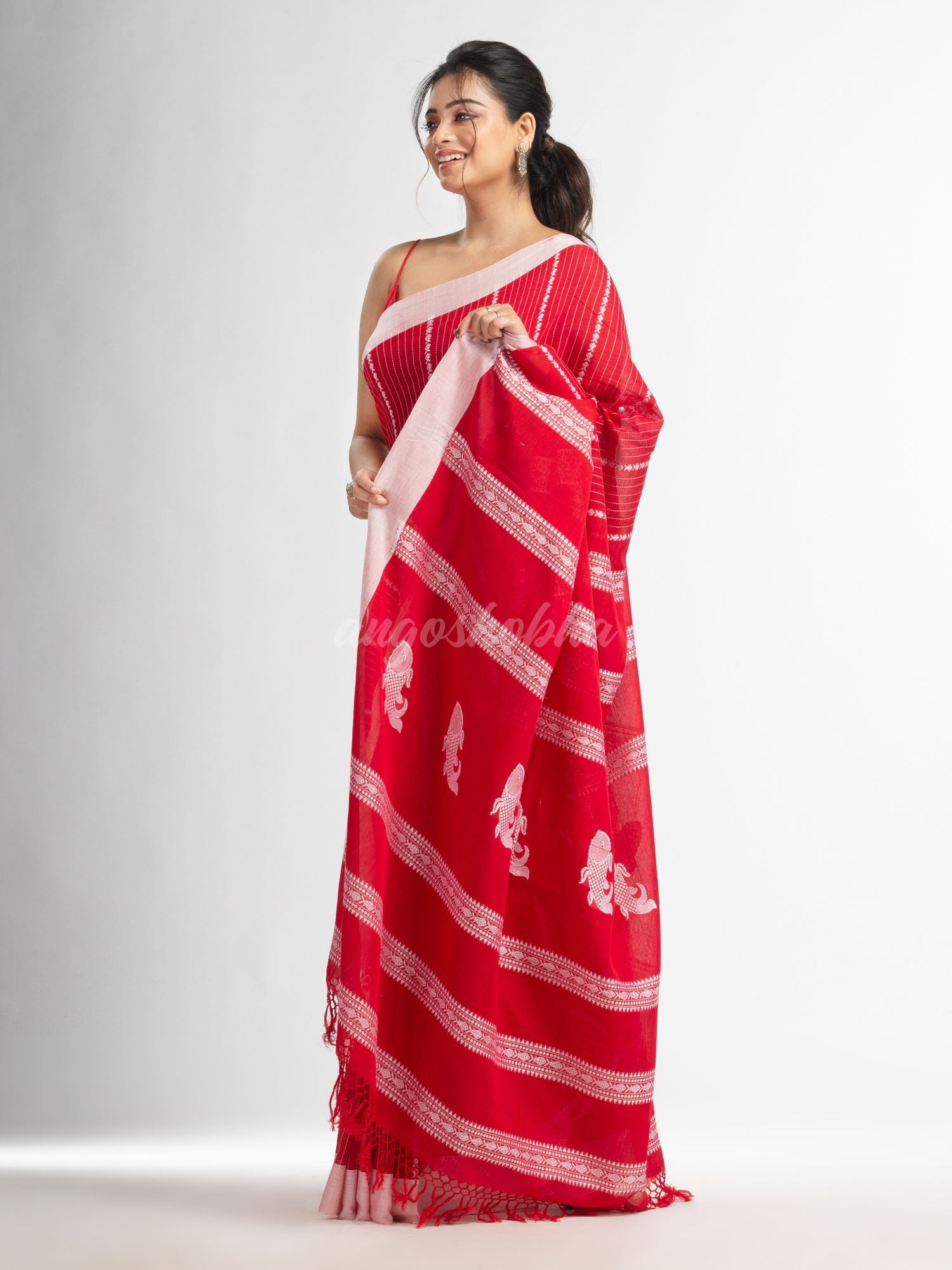 Red all  body small fish design with fish design pallu in solid border handwoven cotton saree