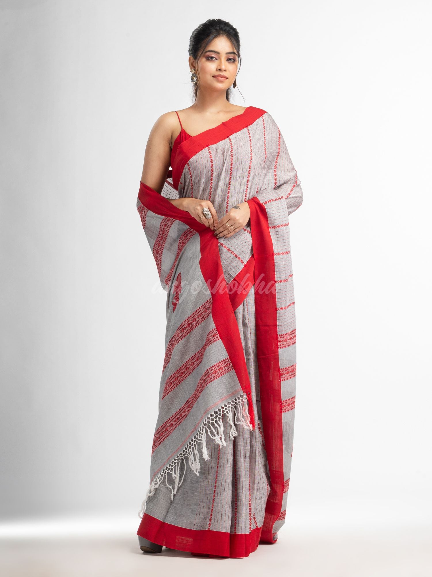 Grey all  body small fish design with fish design pallu in solid border handwoven cotton saree