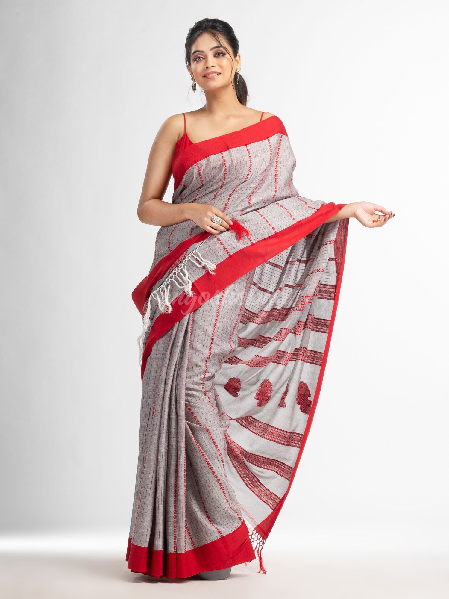 Grey all  body small fish design with fish design pallu in solid border handwoven cotton saree
