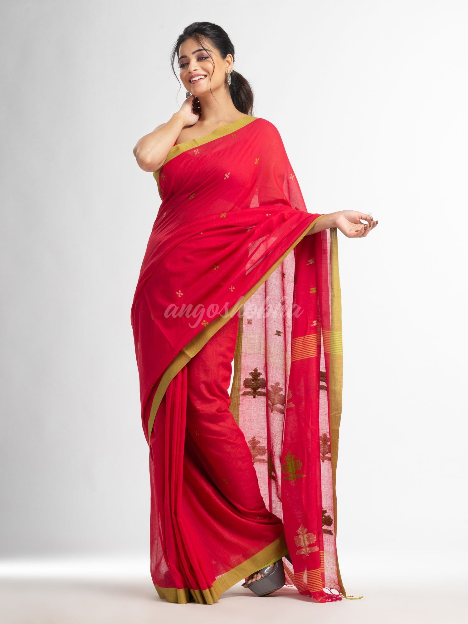 Red Green all body buti with buti in green border handwoven cotton saree