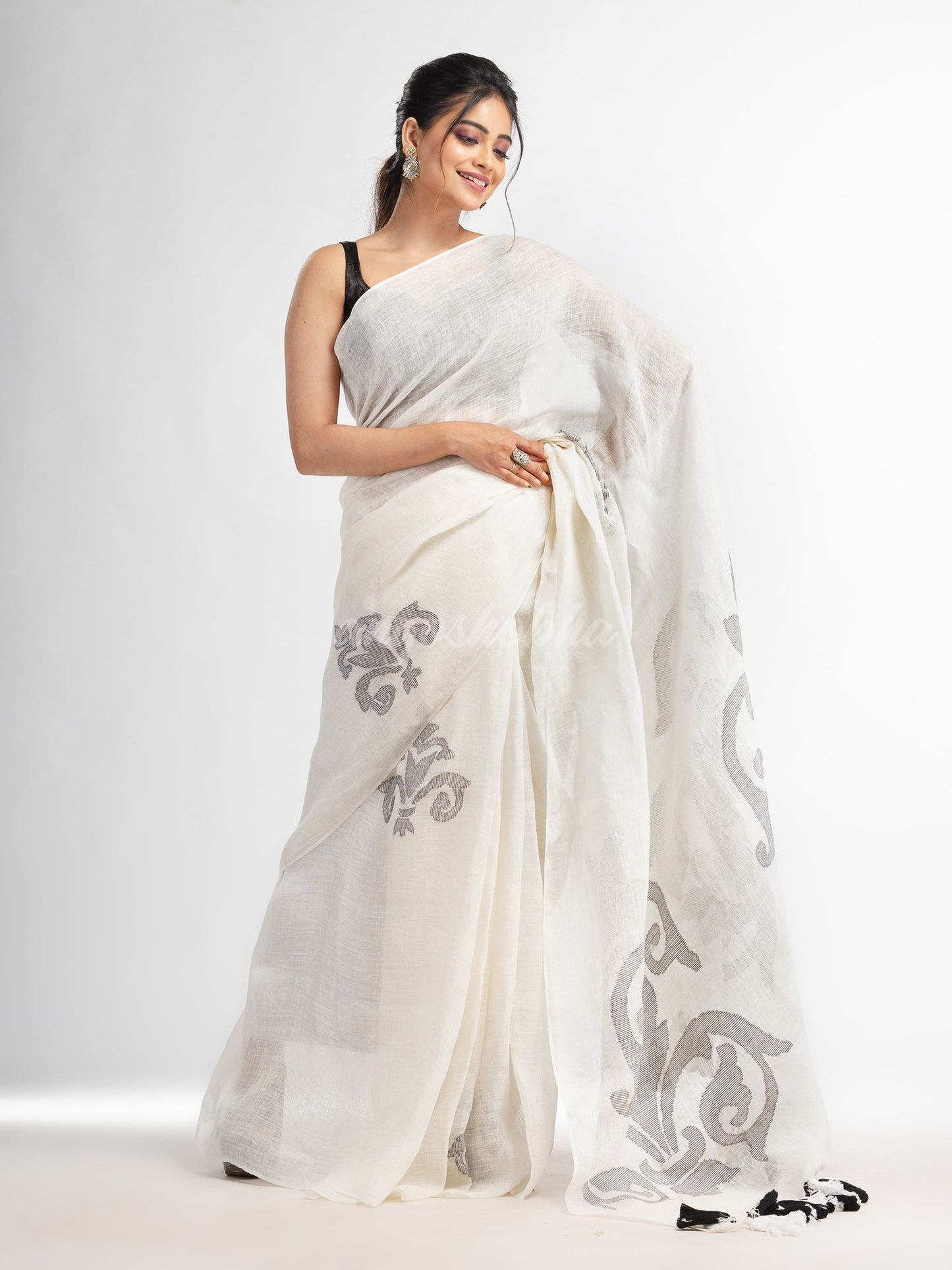 White  jamdani handwoven linen saree