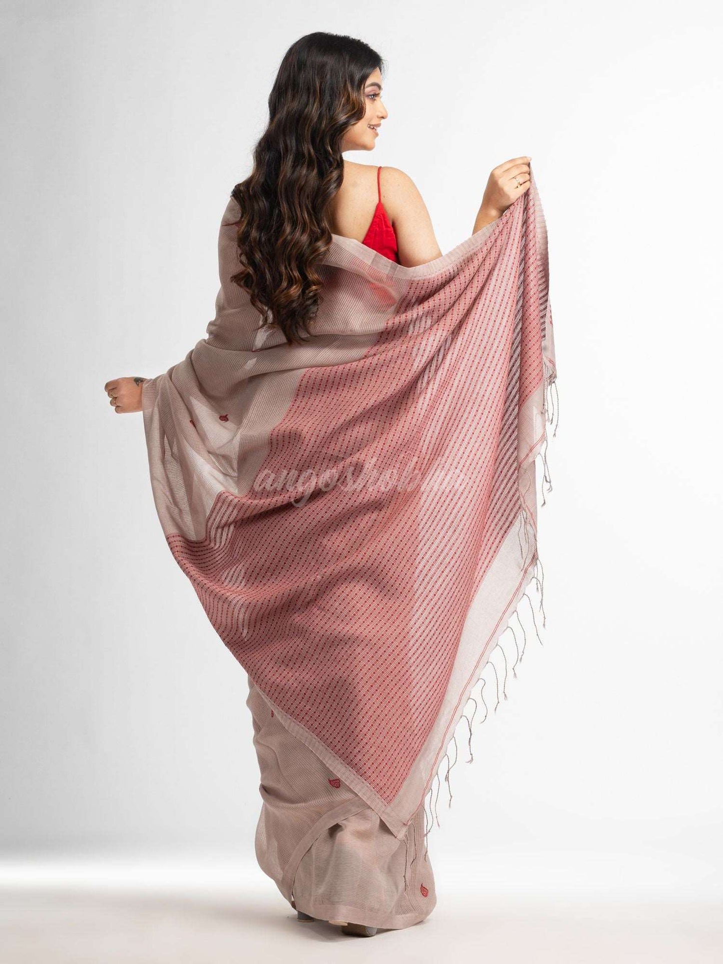 Beige resham cotton kota check all over Buti jacquqrd Pallu handwoven saree