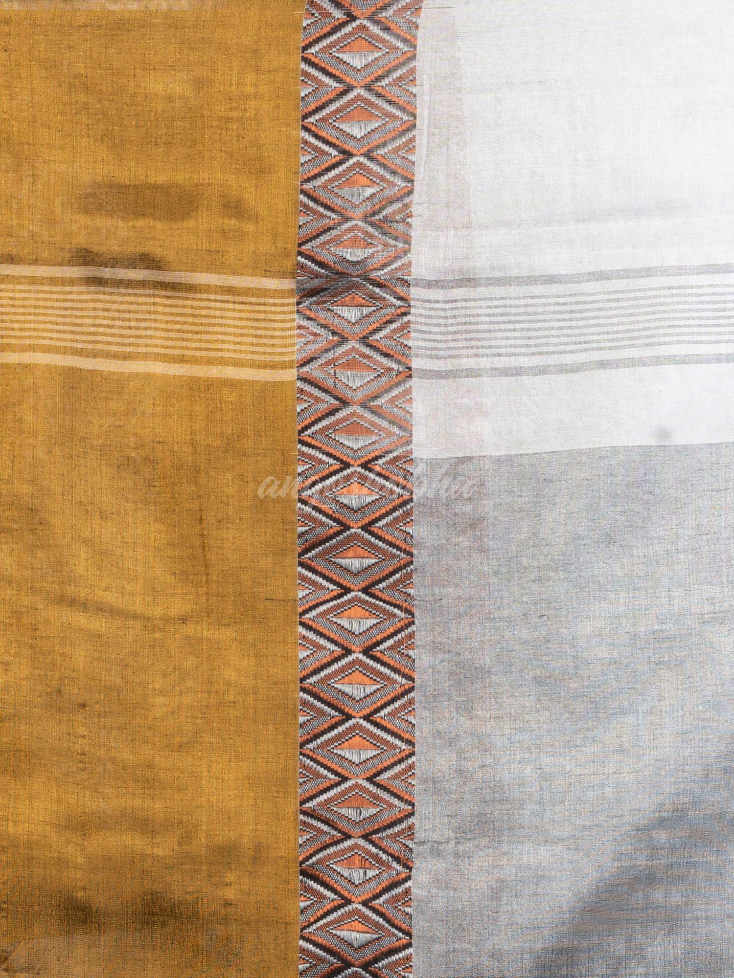 Gold White Zari Cotton Tissue Madhumani Jacquard handloom Saree