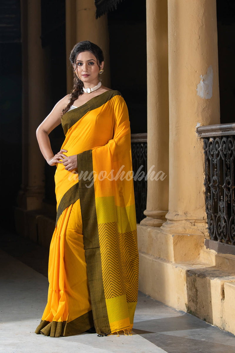 Yellow Cotton Solid Border With Jacquard Pallu Handloom Saree