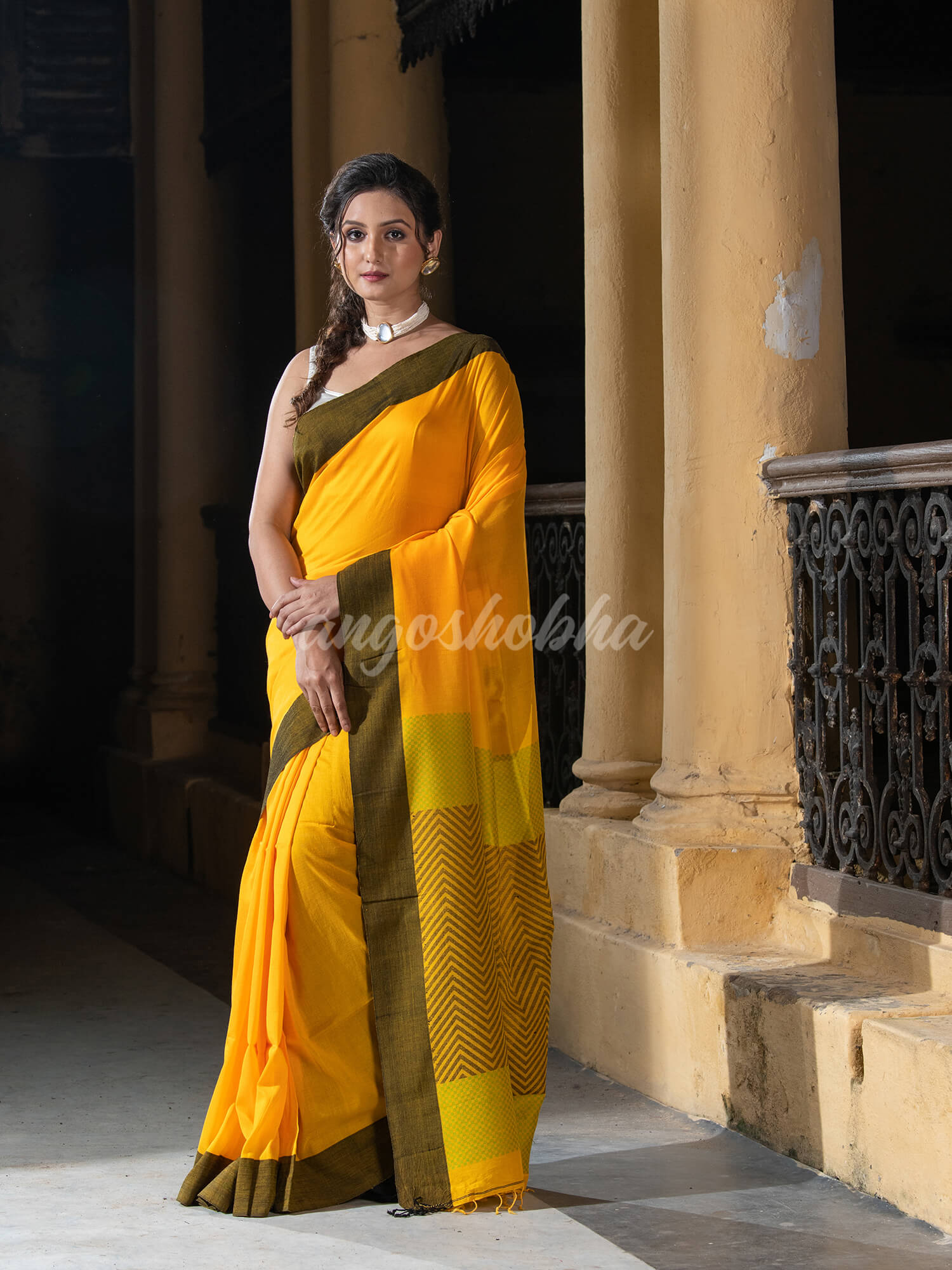 Yellow Cotton Solid Border With Jacquard Pallu Handloom Saree