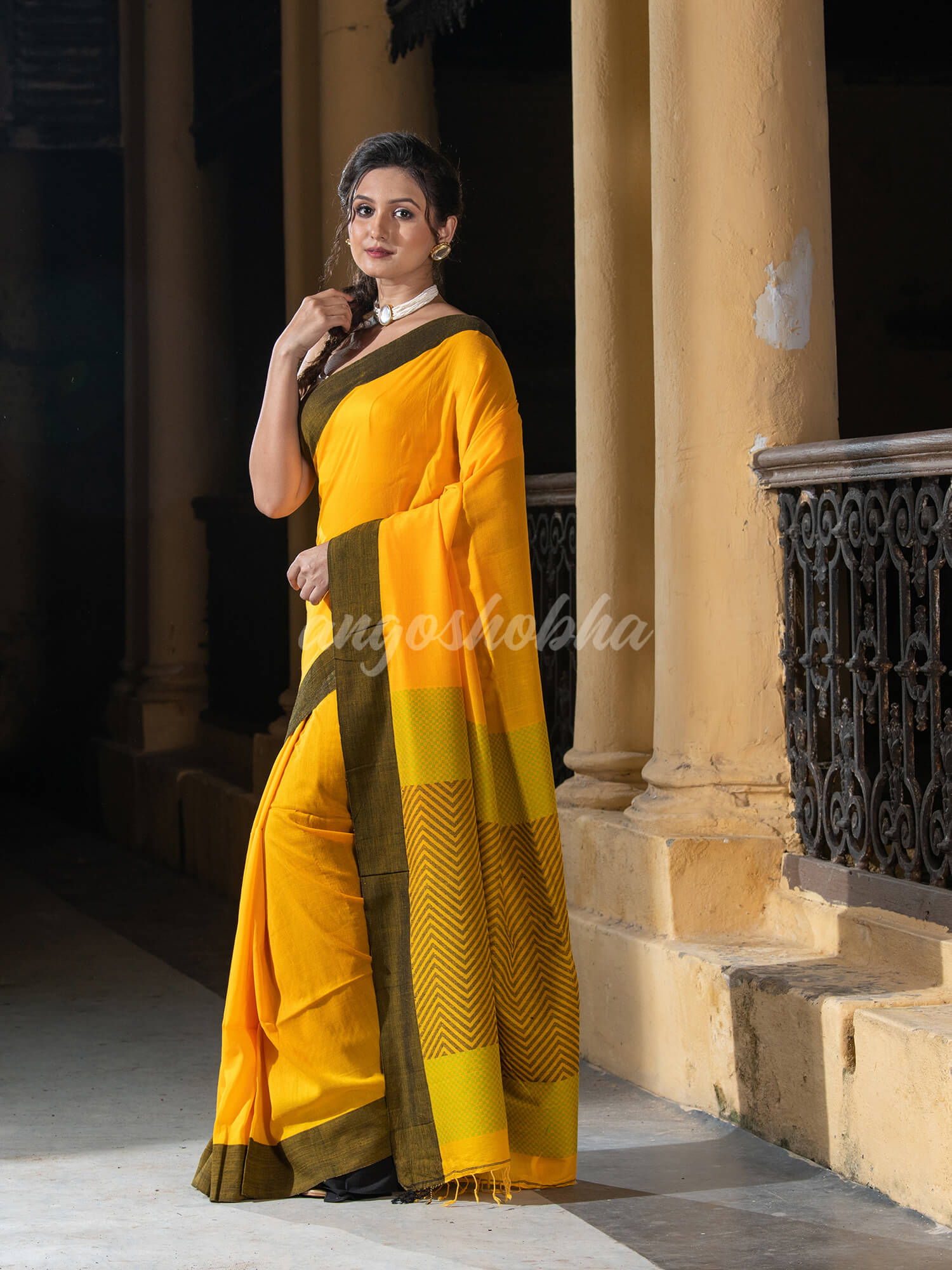 Yellow Cotton Solid Border With Jacquard Pallu Handloom Saree