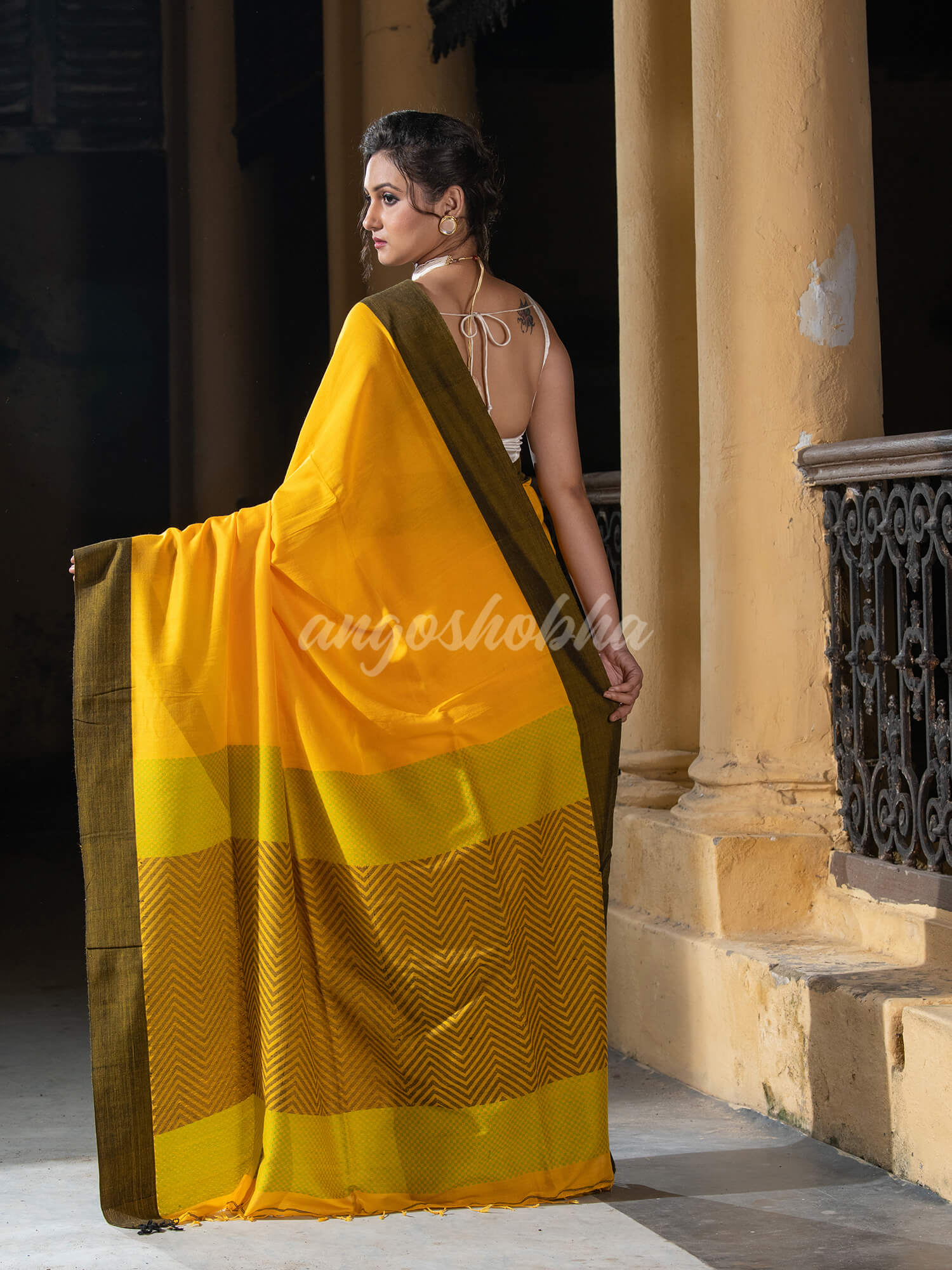 Yellow Cotton Solid Border With Jacquard Pallu Handloom Saree