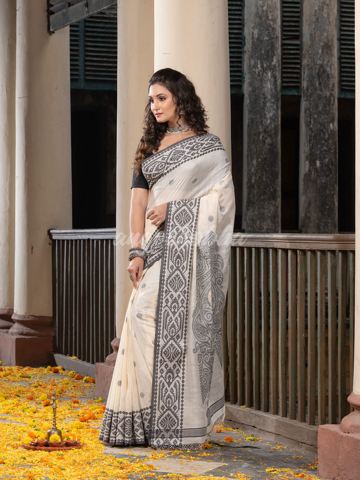 White Cotton All Body Buti Black Jacquard Border With Pallu Handloom Saree