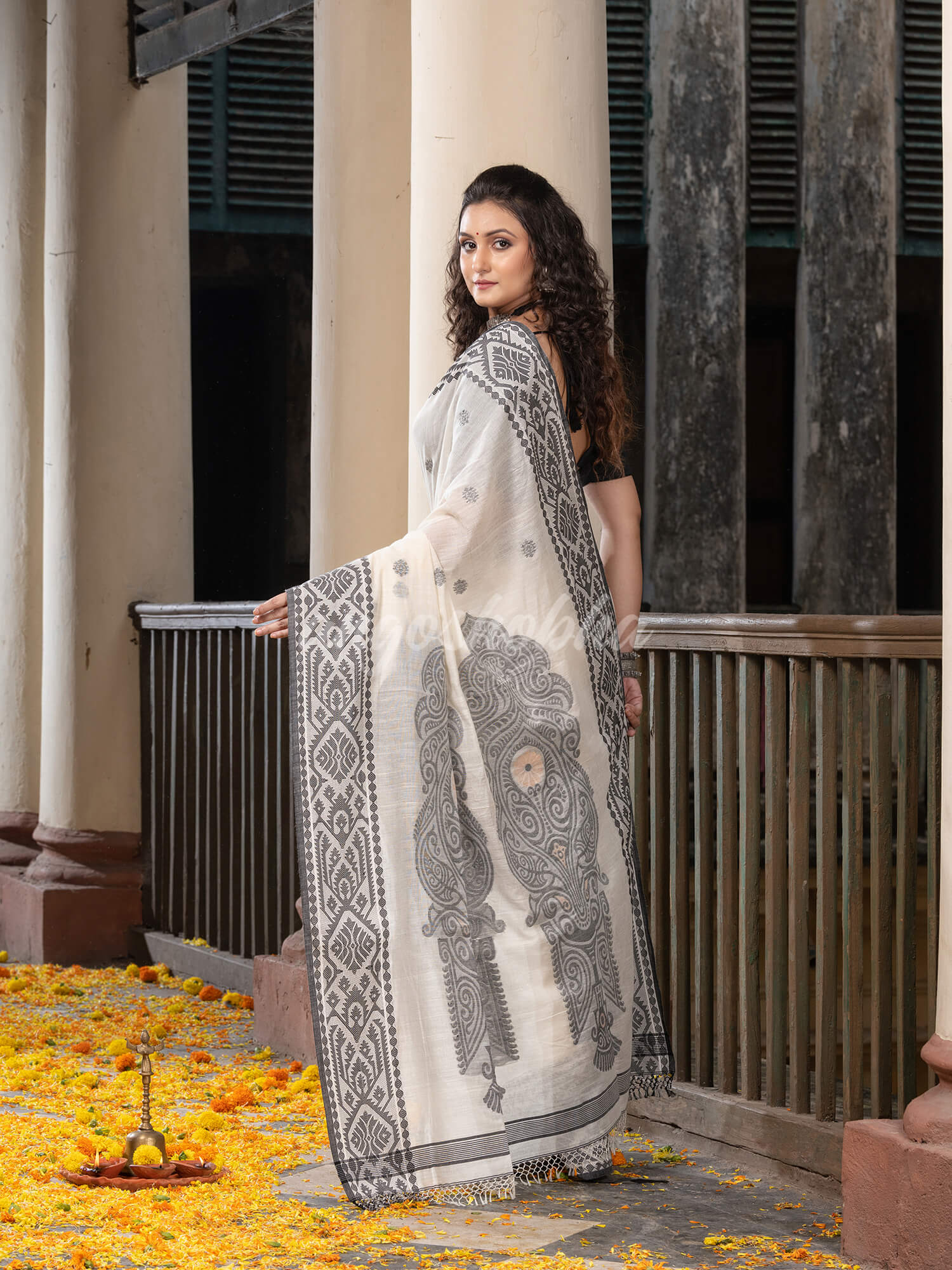 White Cotton All Body Buti Black Jacquard Border With Pallu Handloom Saree