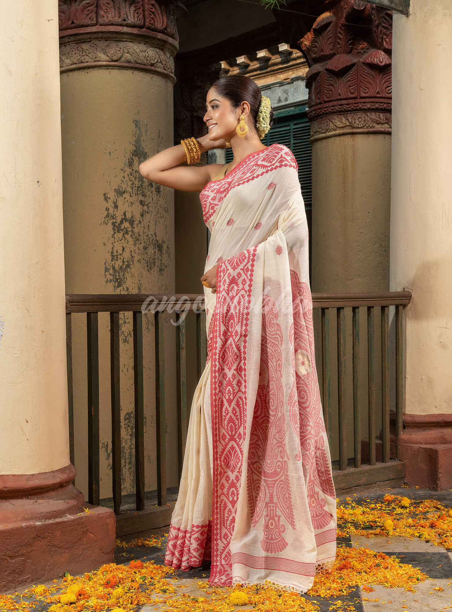 White Cotton All Body Buti Red Jacquard Border with Pallu Handloom Saree