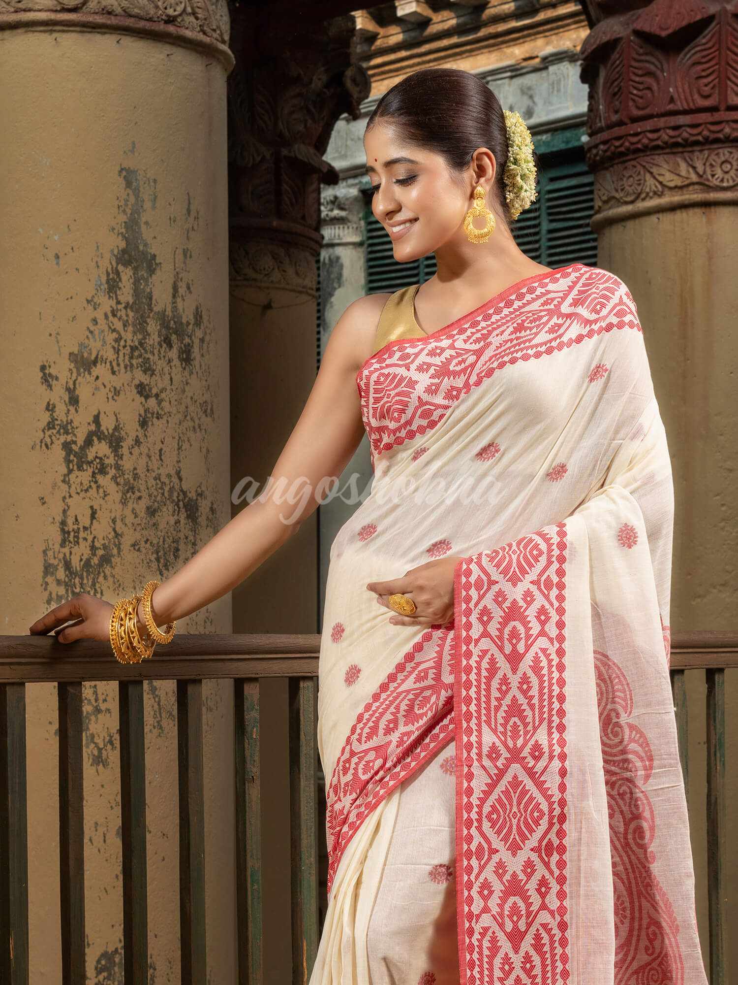 White Cotton All Body Buti Red Jacquard Border with Pallu Handloom Saree