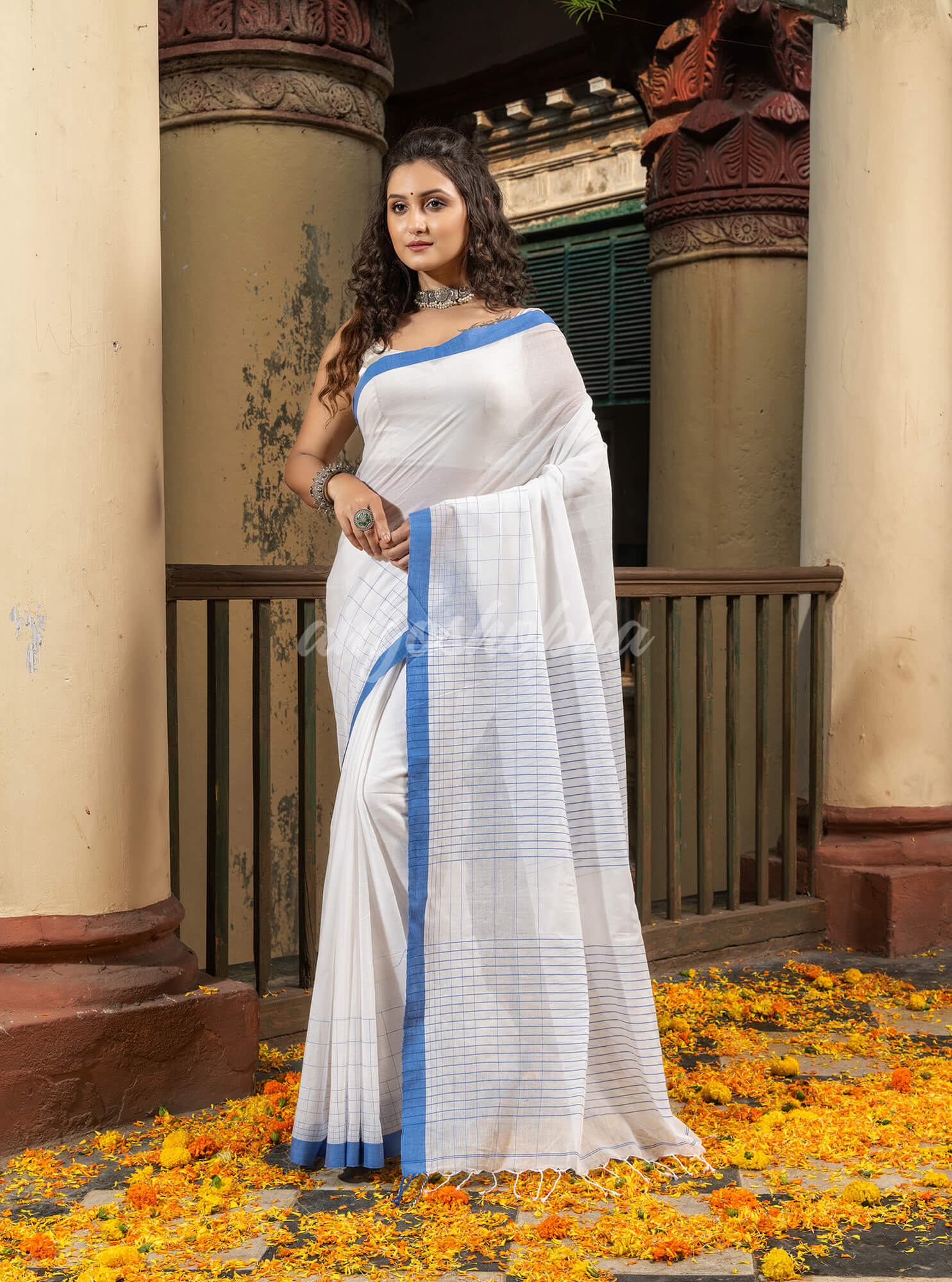 White Cotton Solid Body With Stripe Pallu Handloom Saree
