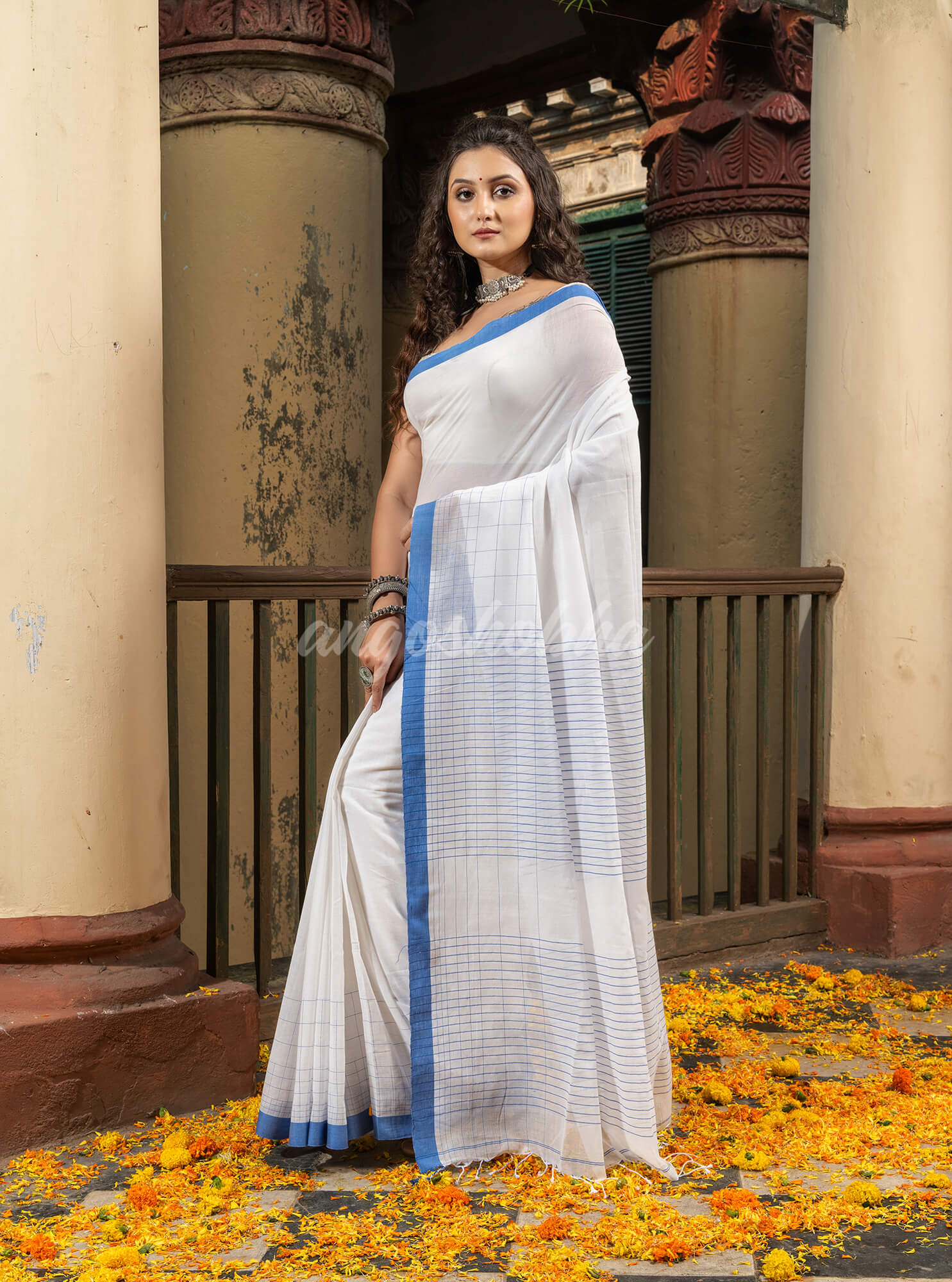White Cotton Solid Body With Stripe Pallu Handloom Saree