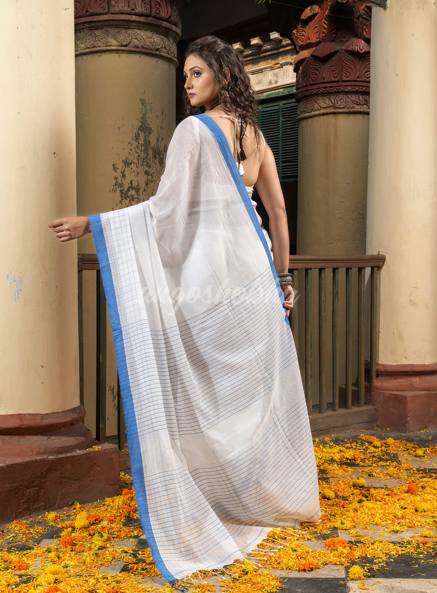 White Cotton Solid Body With Stripe Pallu Handloom Saree