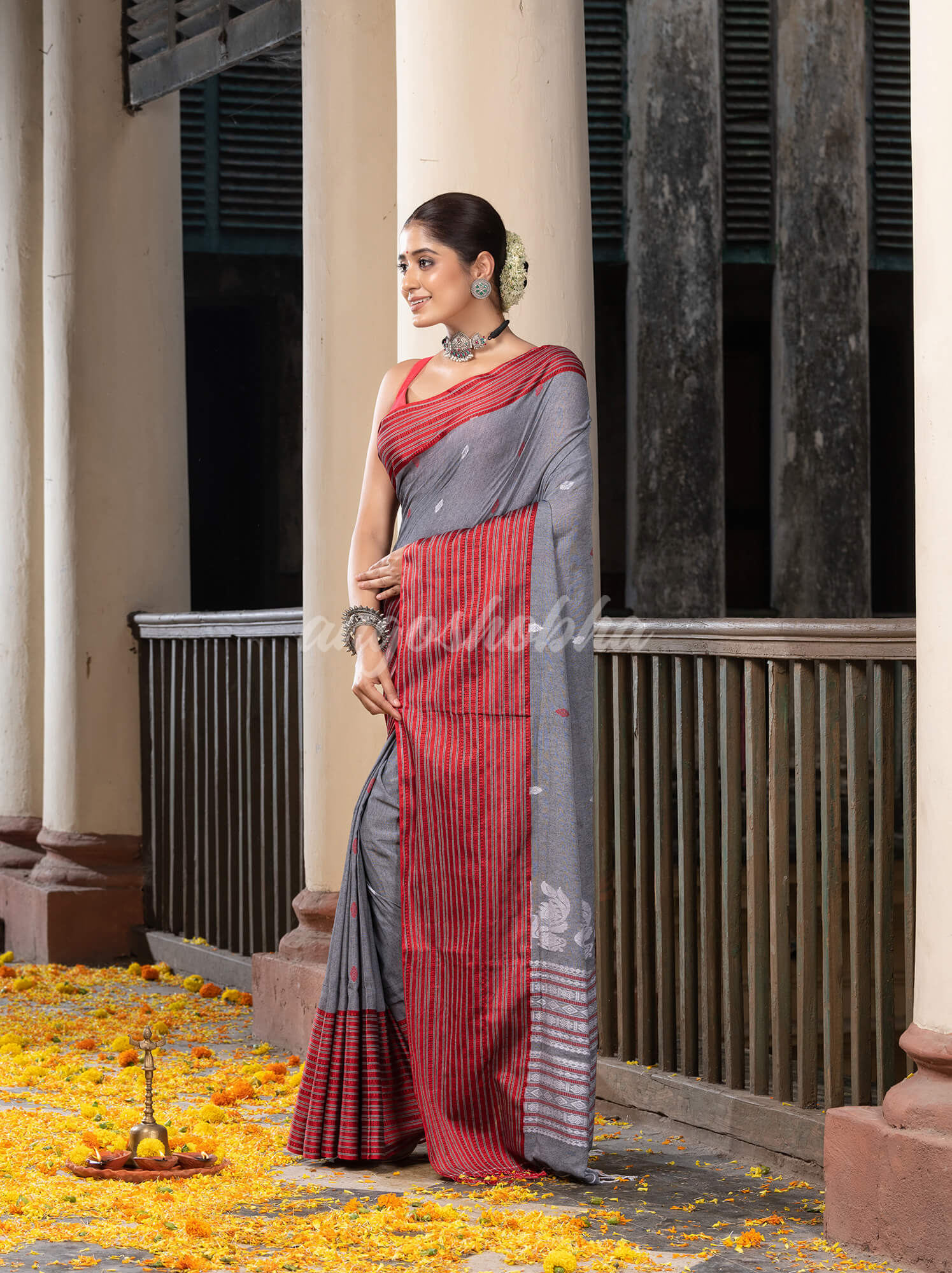 Grey Cotton All Body Buti With Mahapar Border Jamdani Saree