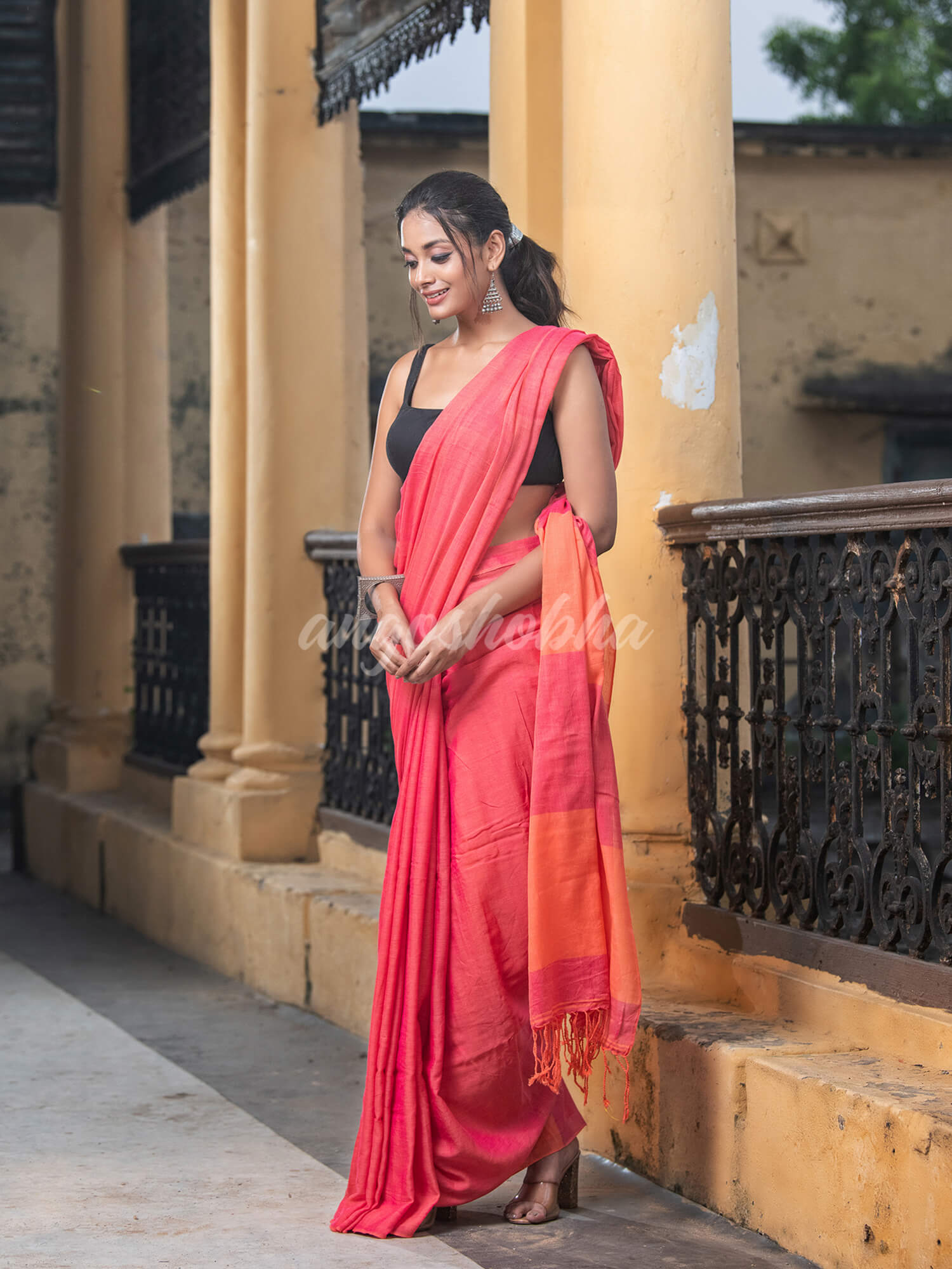 Pink Cotton Solid Body Handloom Saree