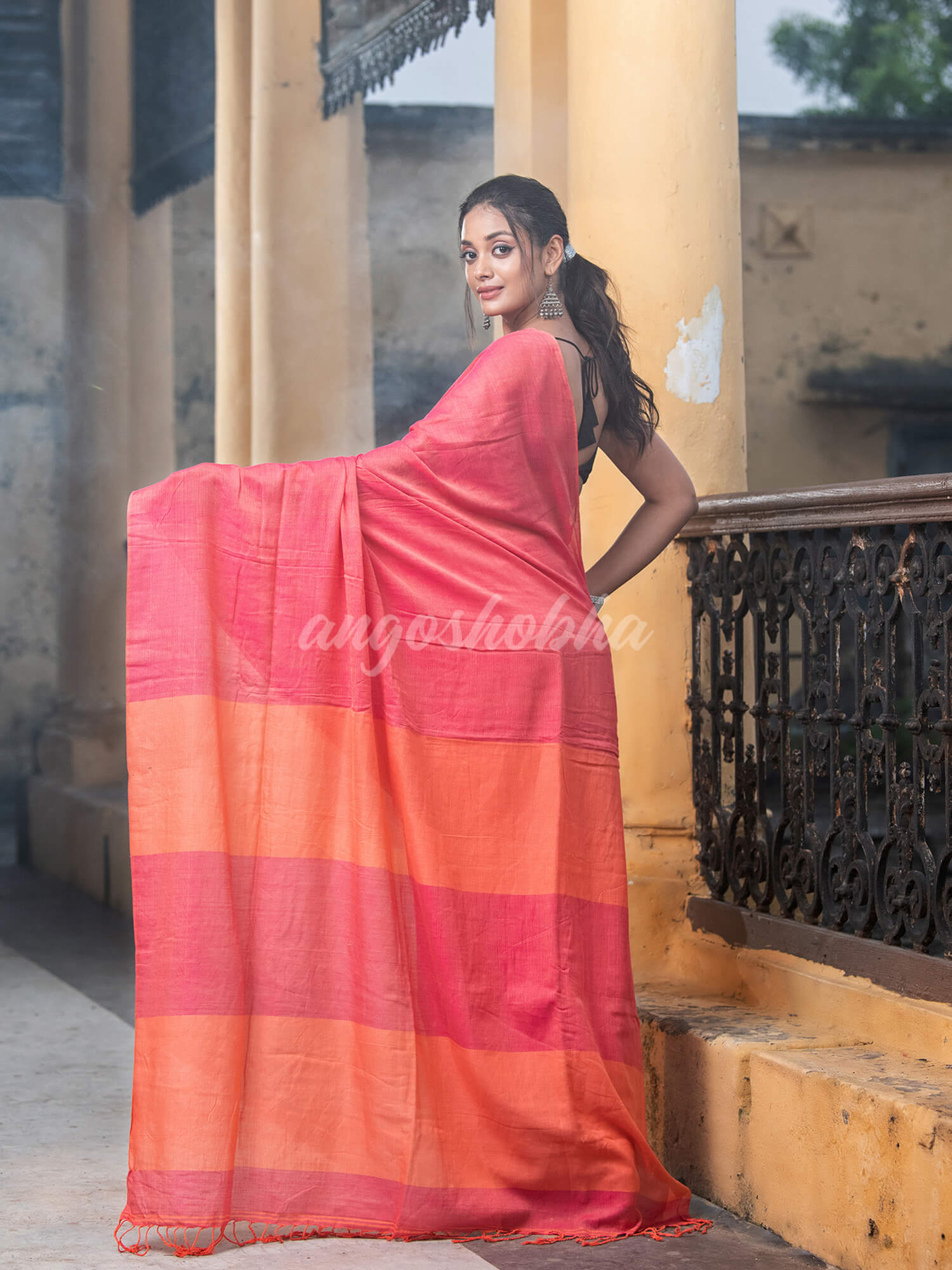 Pink Cotton Solid Body Handloom Saree