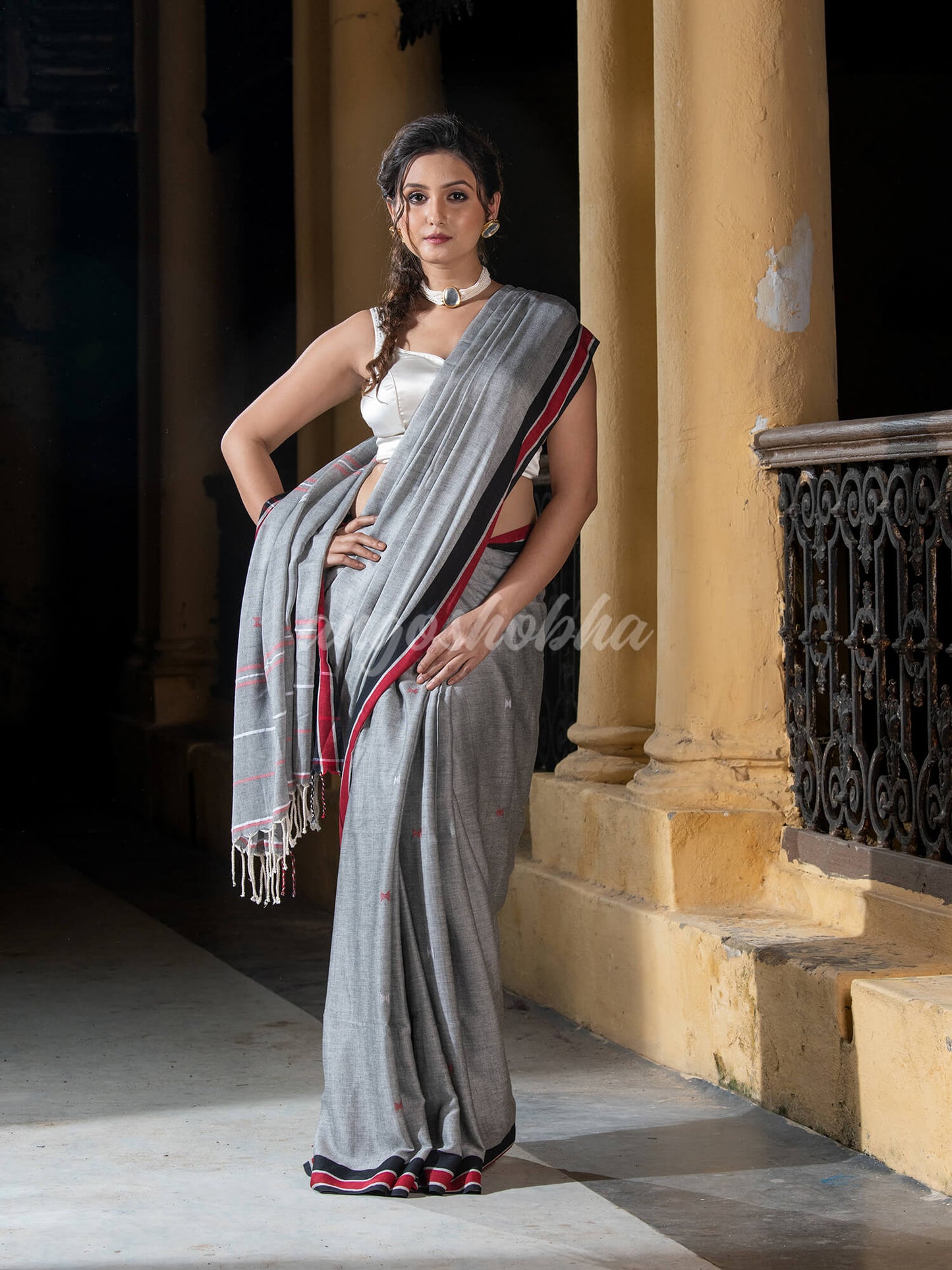 Grey Cotton All Body Buti Handloom Saree