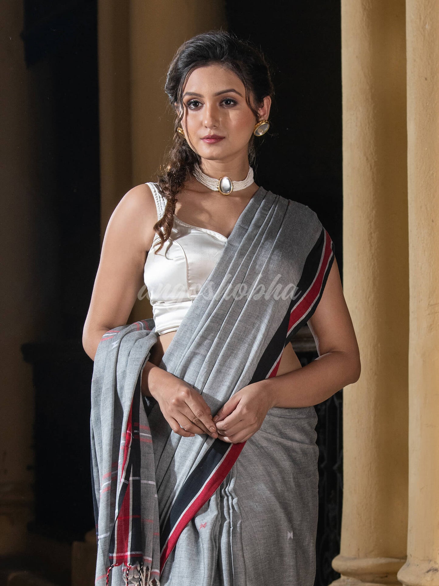 Grey Cotton All Body Buti Handloom Saree