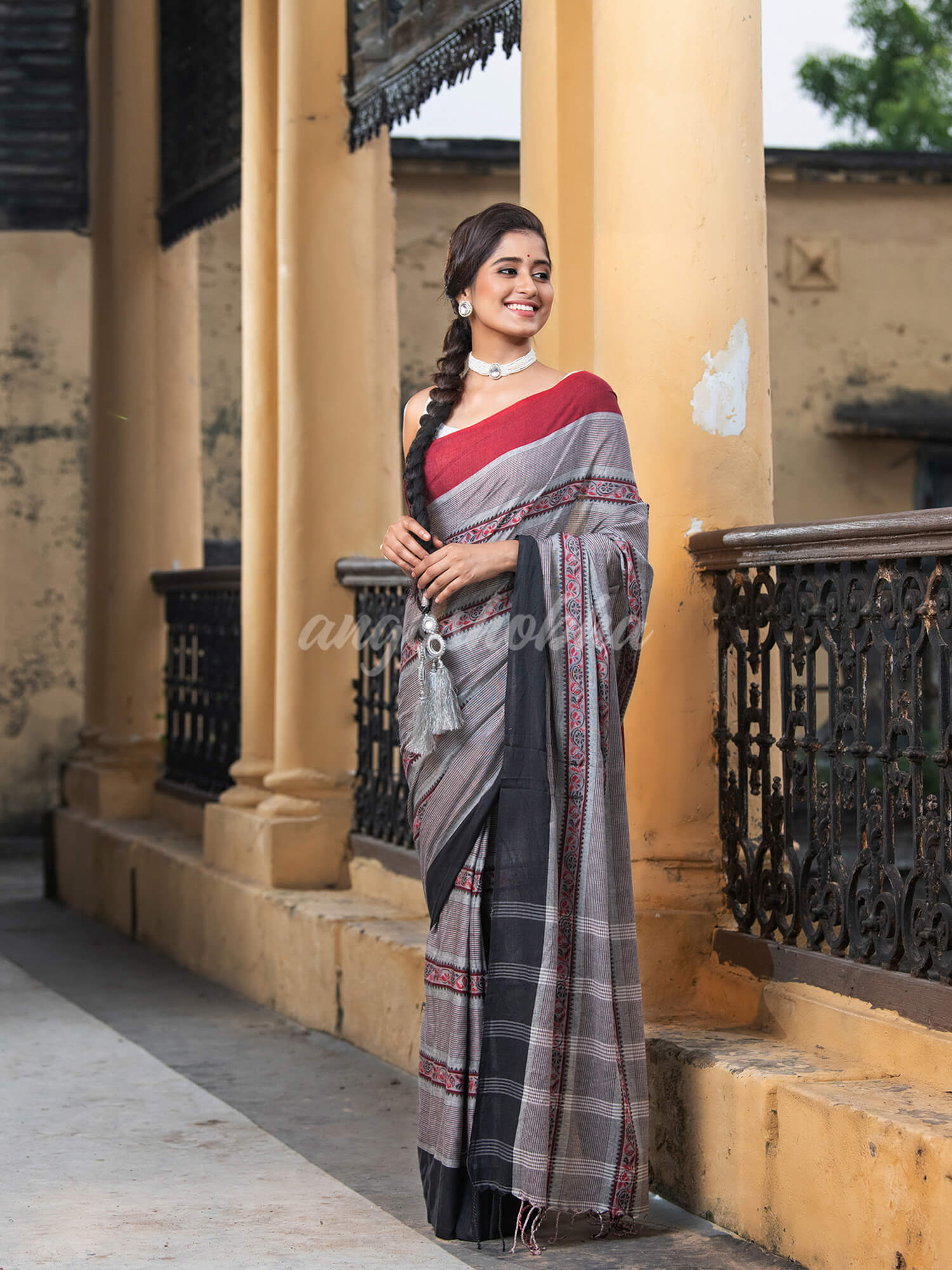 Grey Cotton All Body Jacquard Stripe Ganga Yamuna Border Handloom Saree