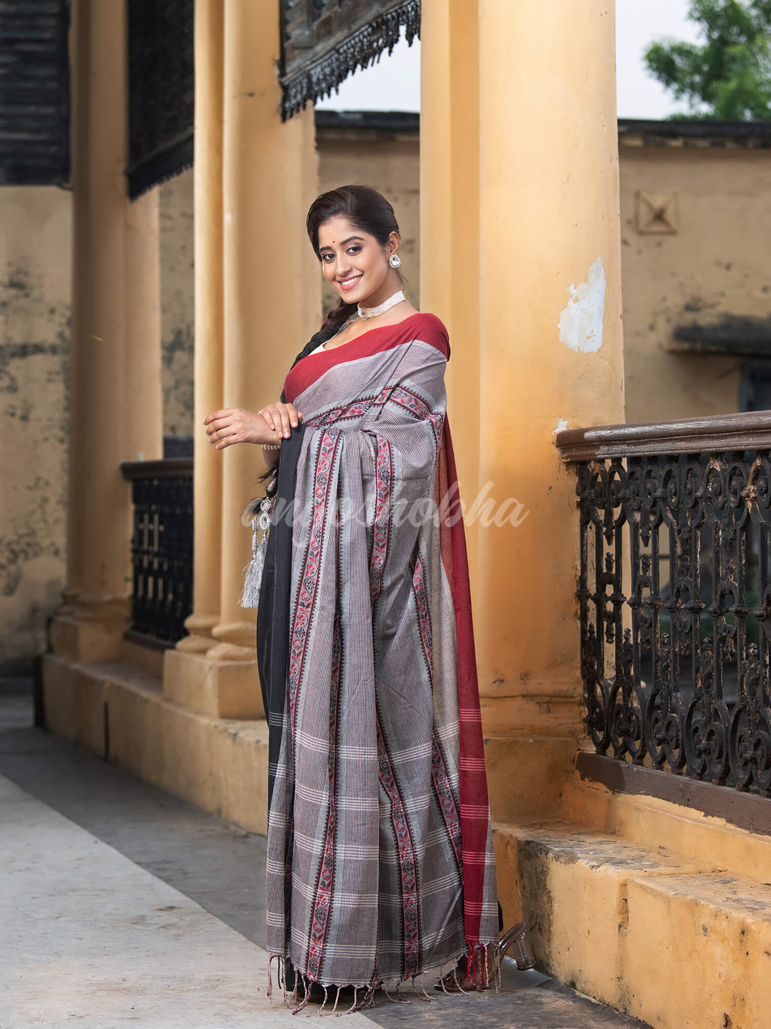 Grey Cotton All Body Jacquard Stripe Ganga Yamuna Border Handloom Saree