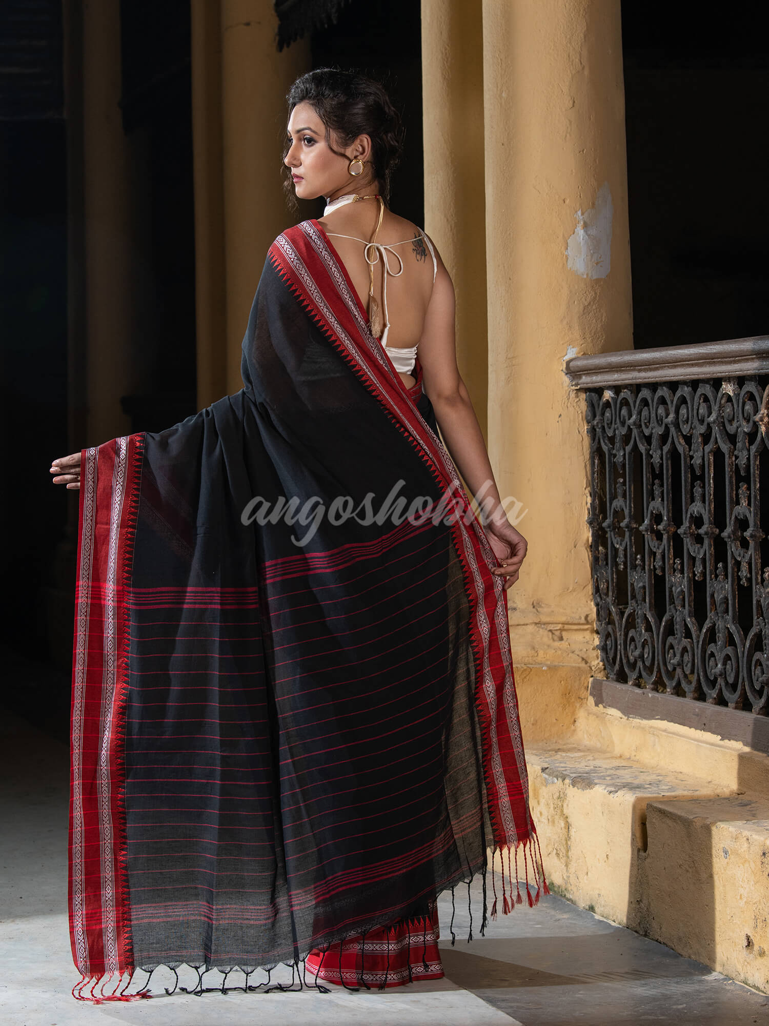 Black Cotton Solid Body Jacquard Border With Pallu Stripe Handloom Saree