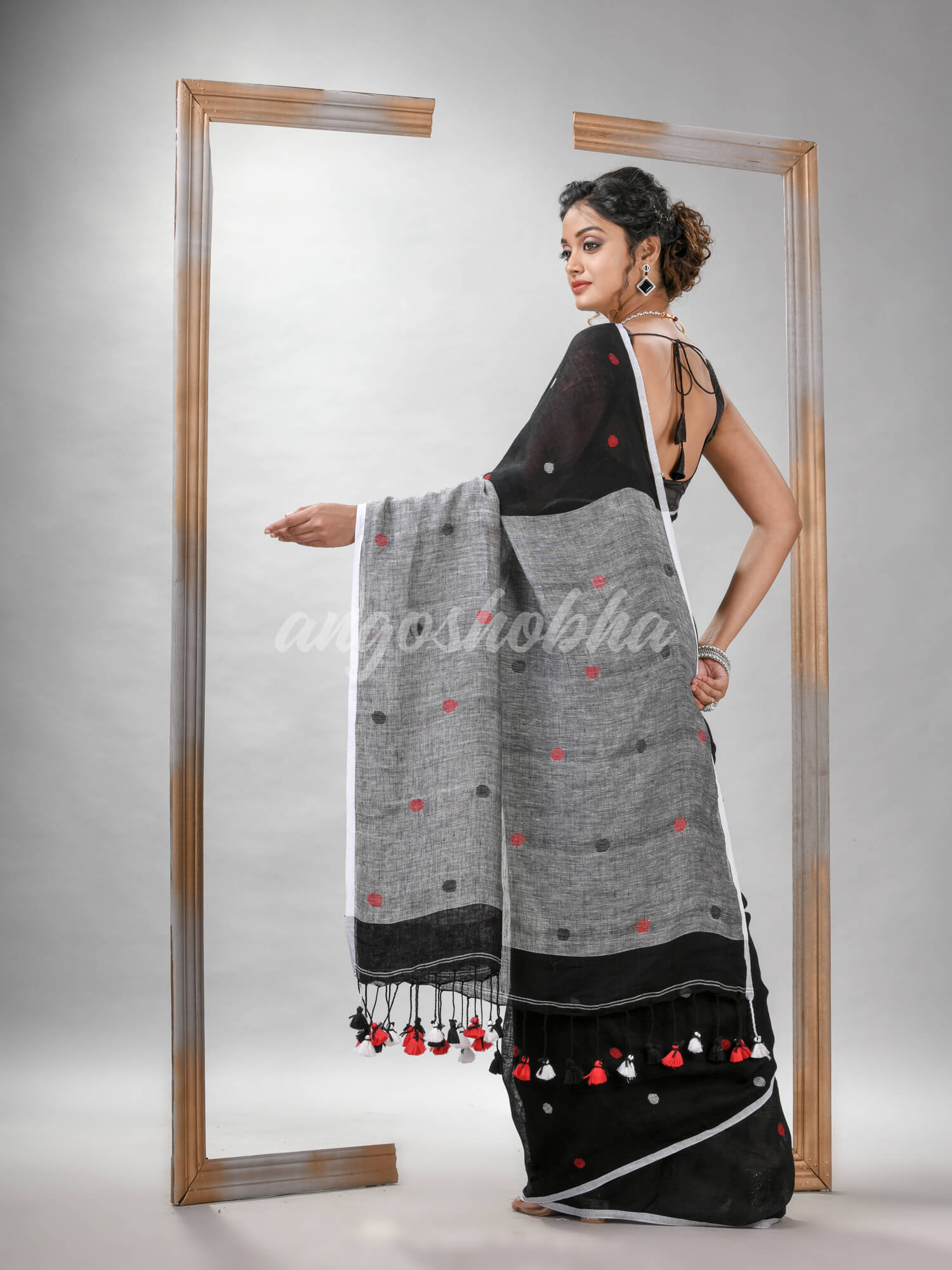 Black Linen All Body Buti With Pallu Grey Handloom saree