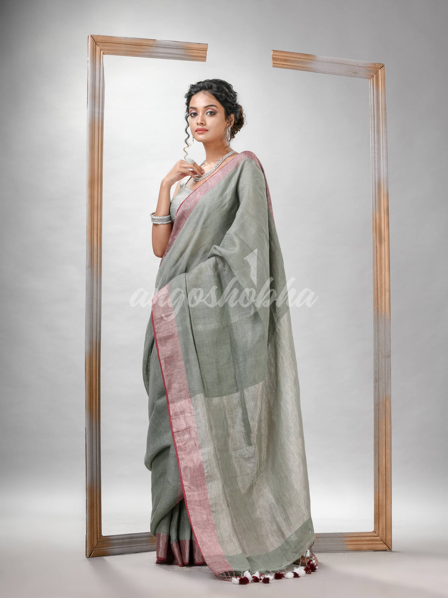 Sage Green Linen Solid Bady With Pallu Silver Zari Handloom Saree