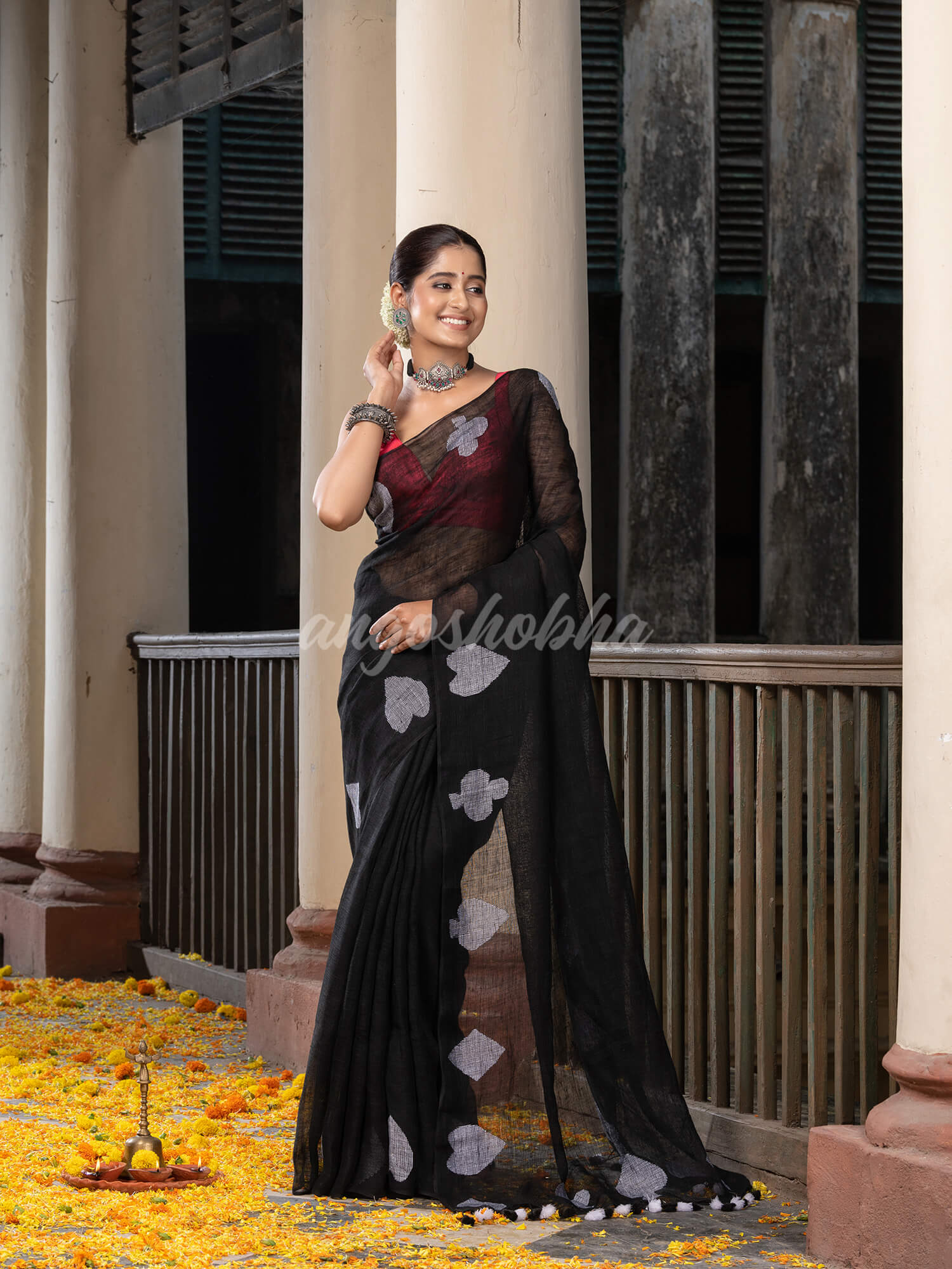 Black Linen White Handwoven Saree online wholesale
