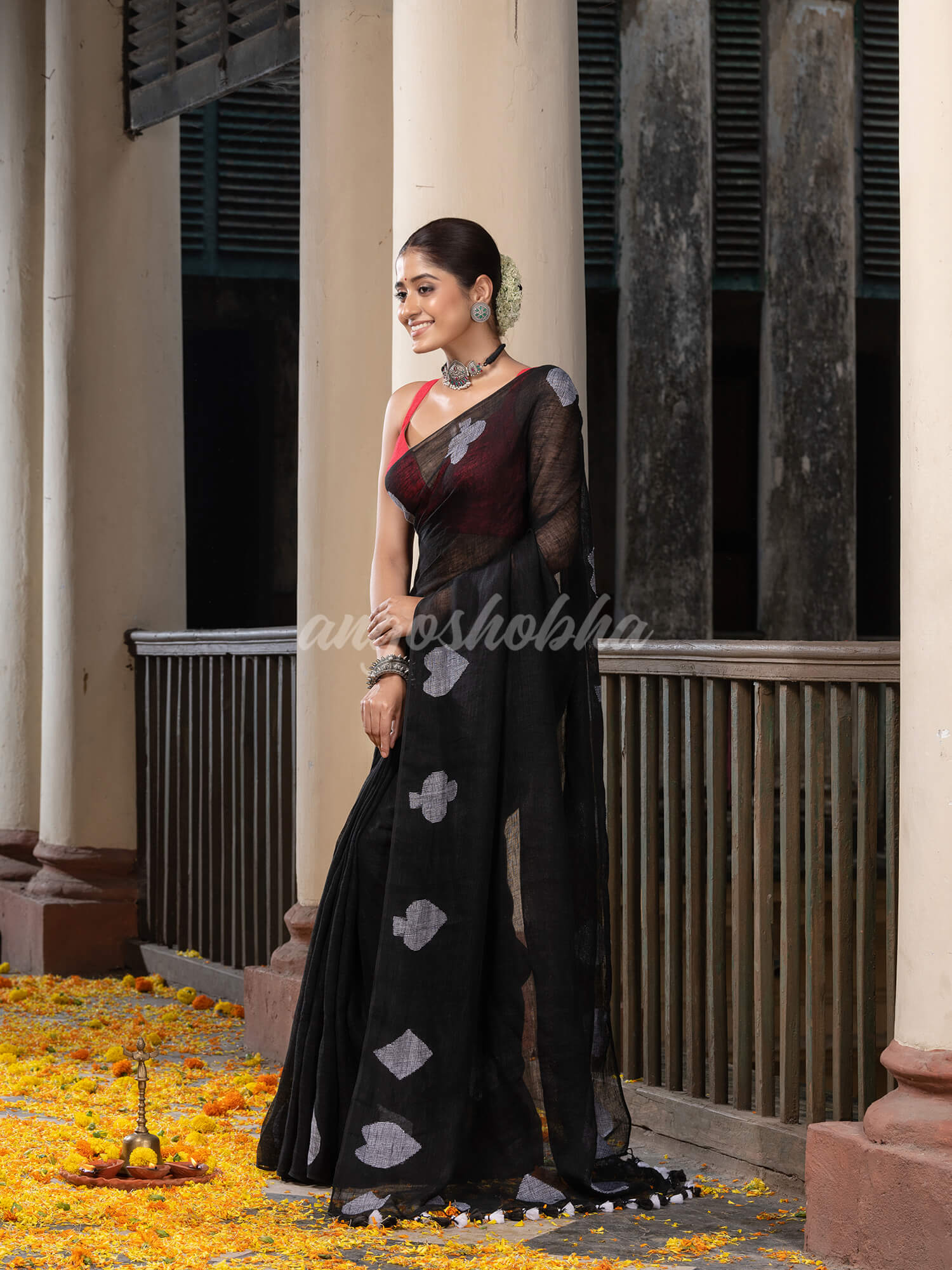 pure Black Linen White Handwoven Saree online