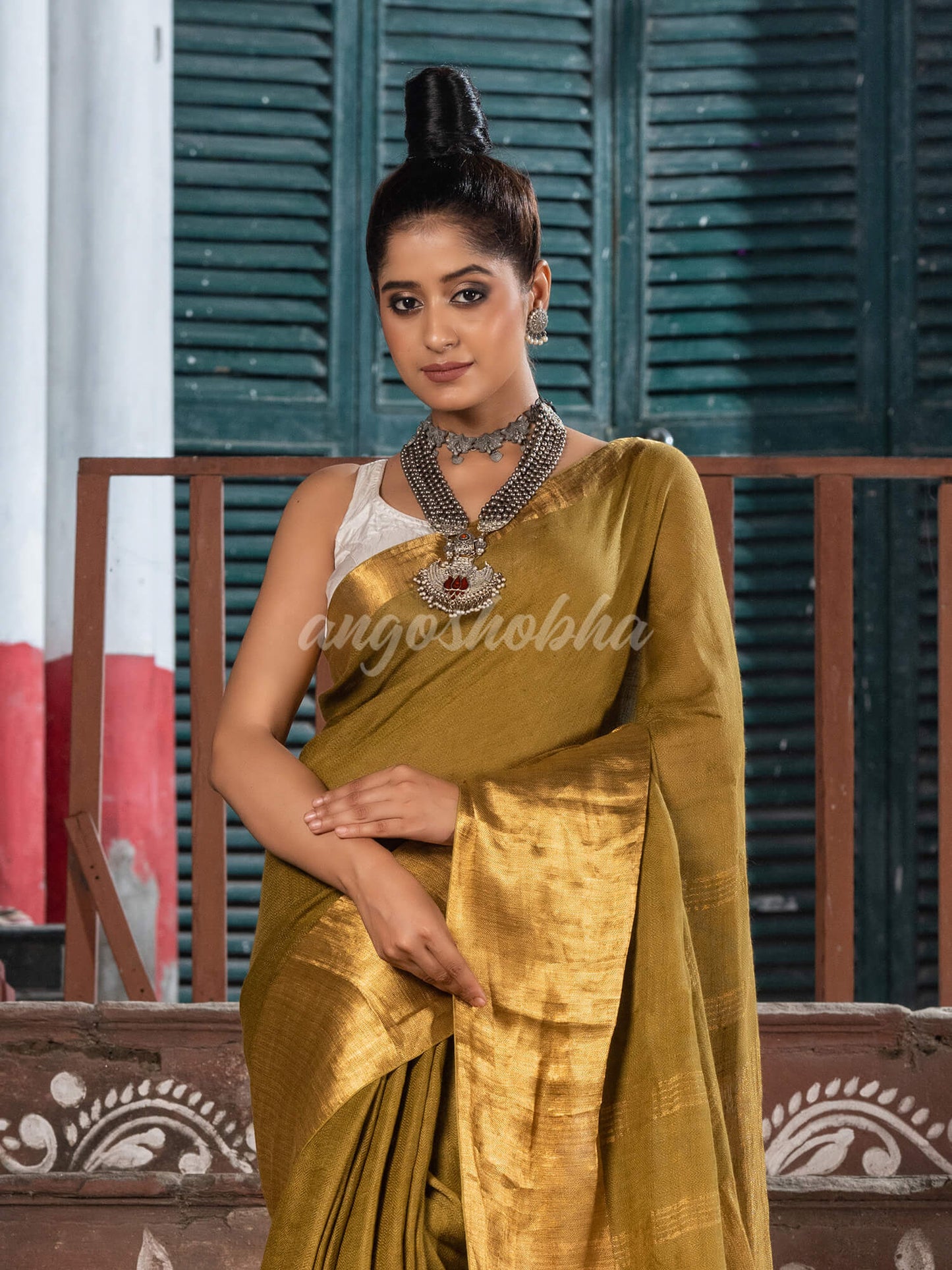 Olive Green Linen Traditional Handloom Saree