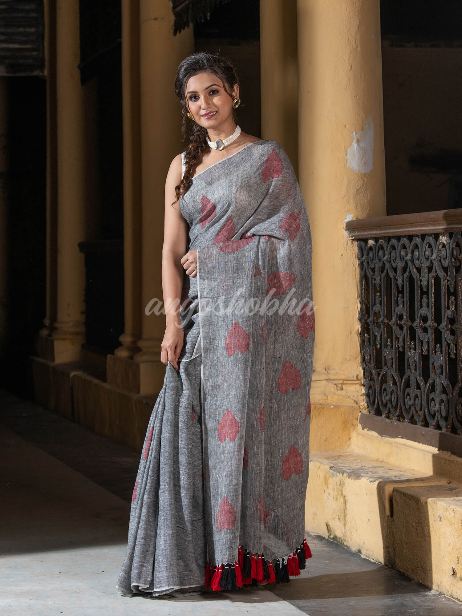Grey Linen All Body Love Motive Handwoven Saree