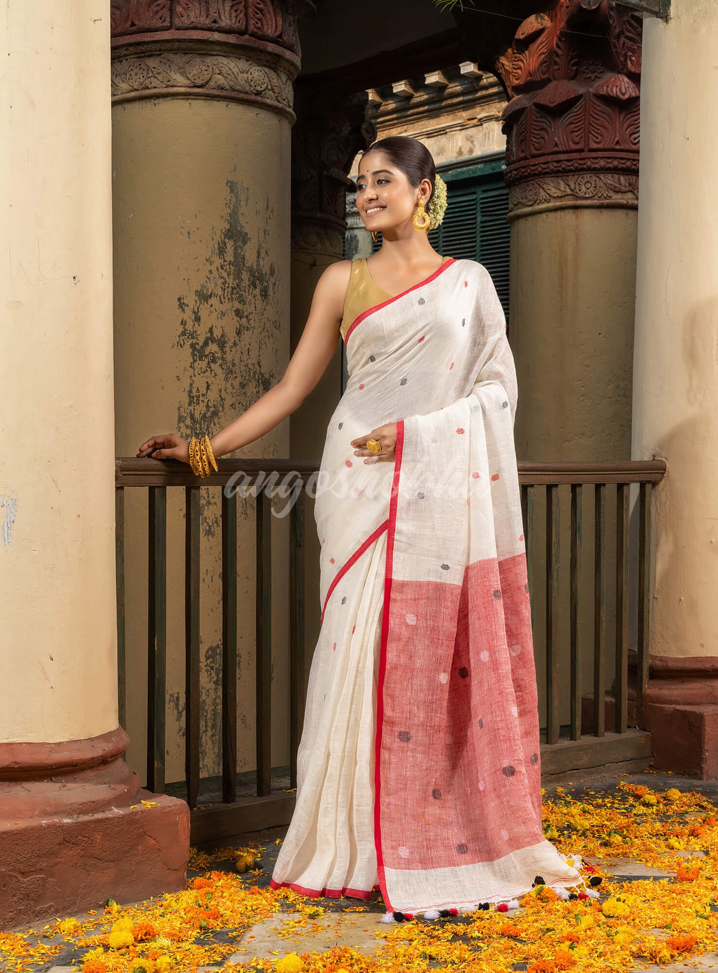 White Linen All Body Buti With Red Pallu Handloom Saree