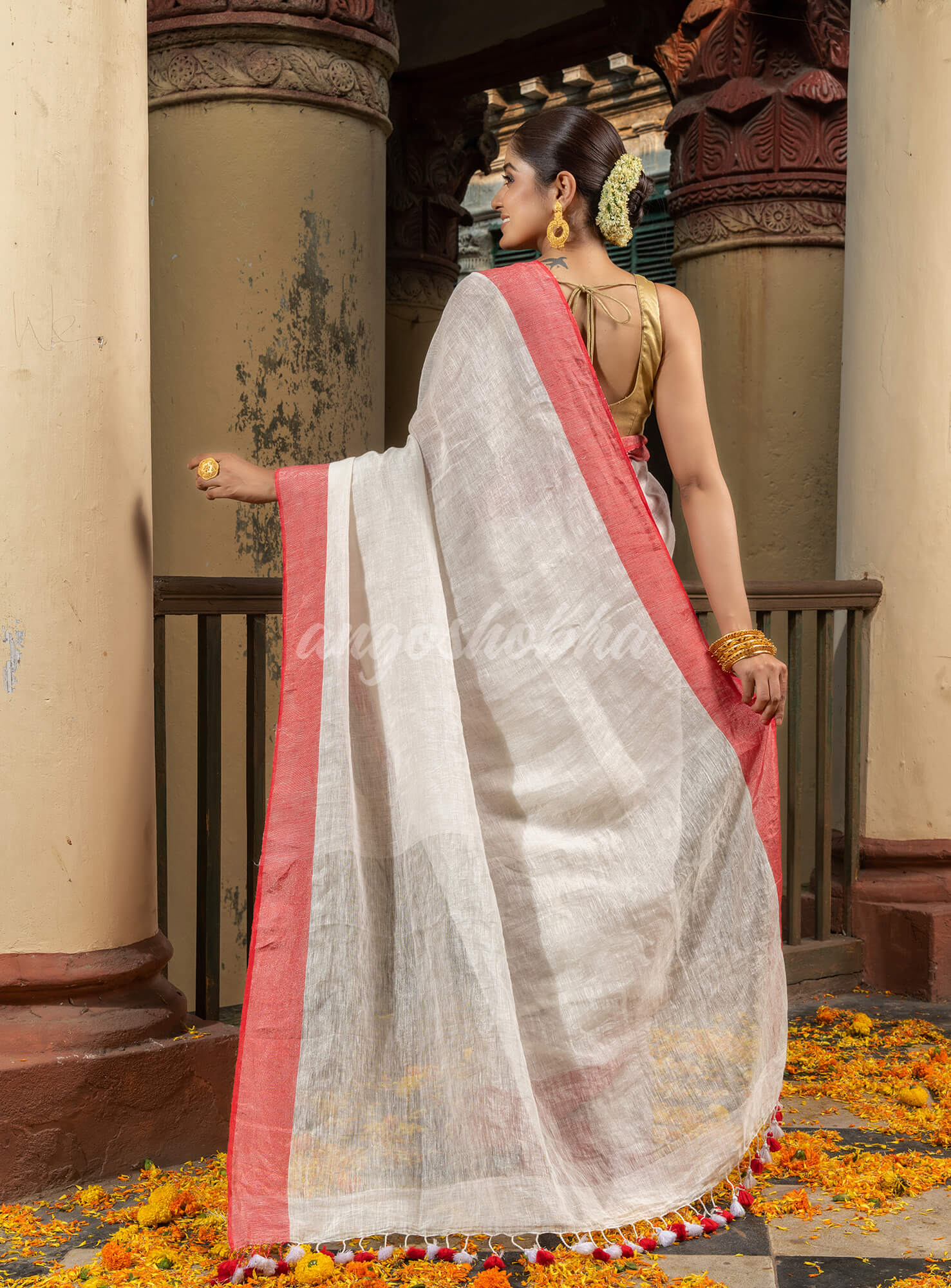Off White Linen Red Border With Zari Pallu Handloom Saree