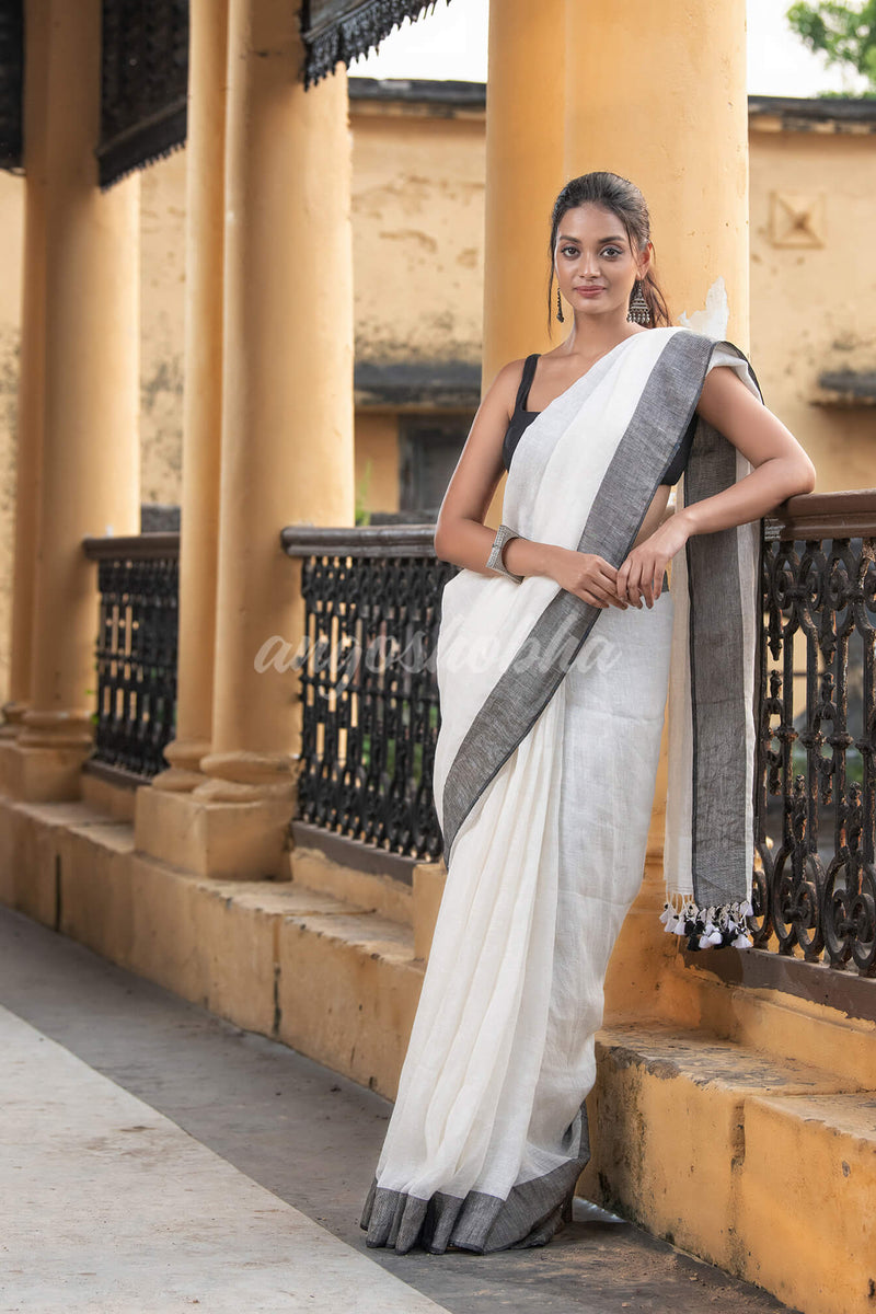 Off White Linen Black Border With Zari Pallu Handloom Saree