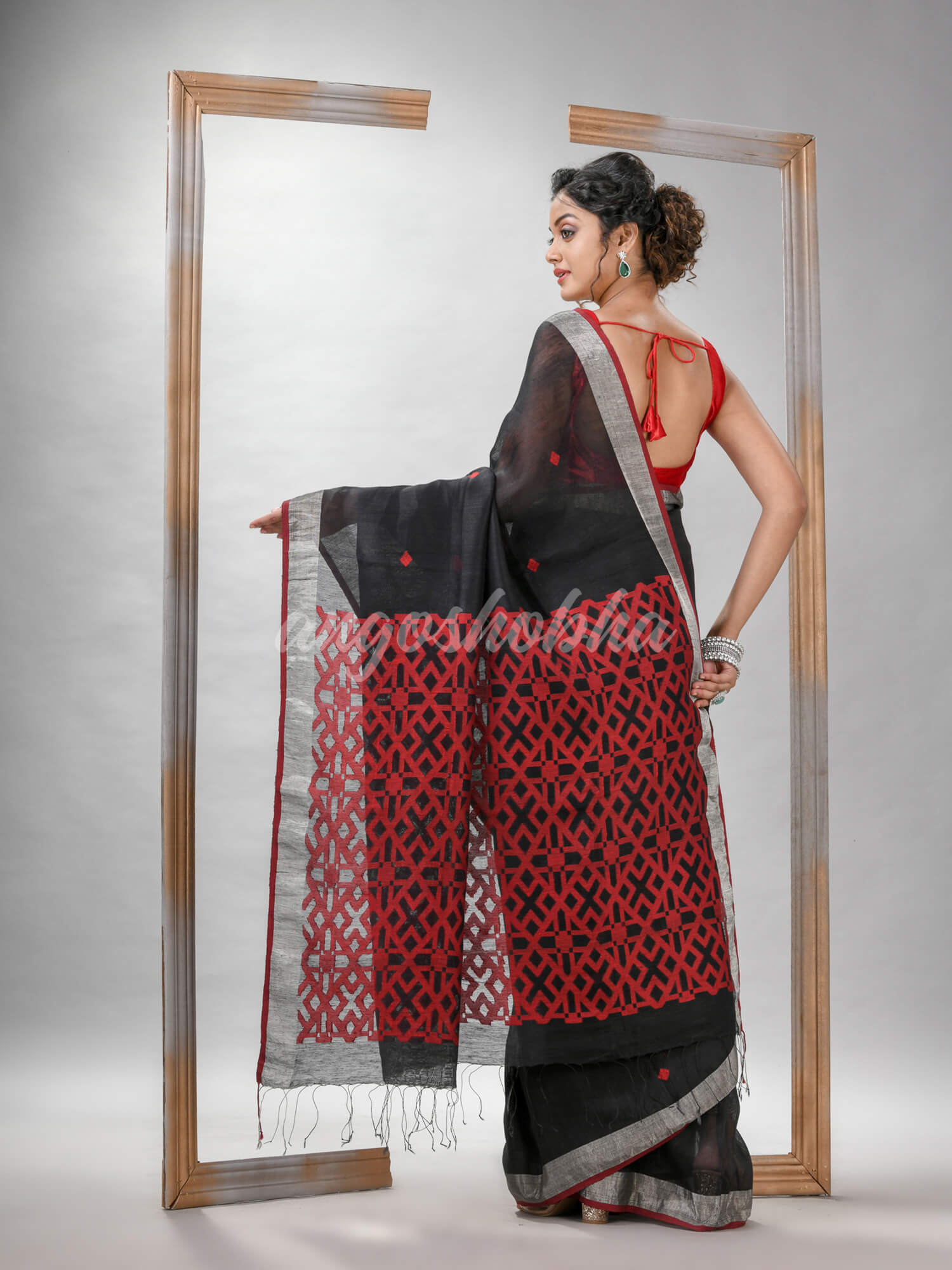 Black Silk Linen All Body Buti With Pallu Jacquard Saree