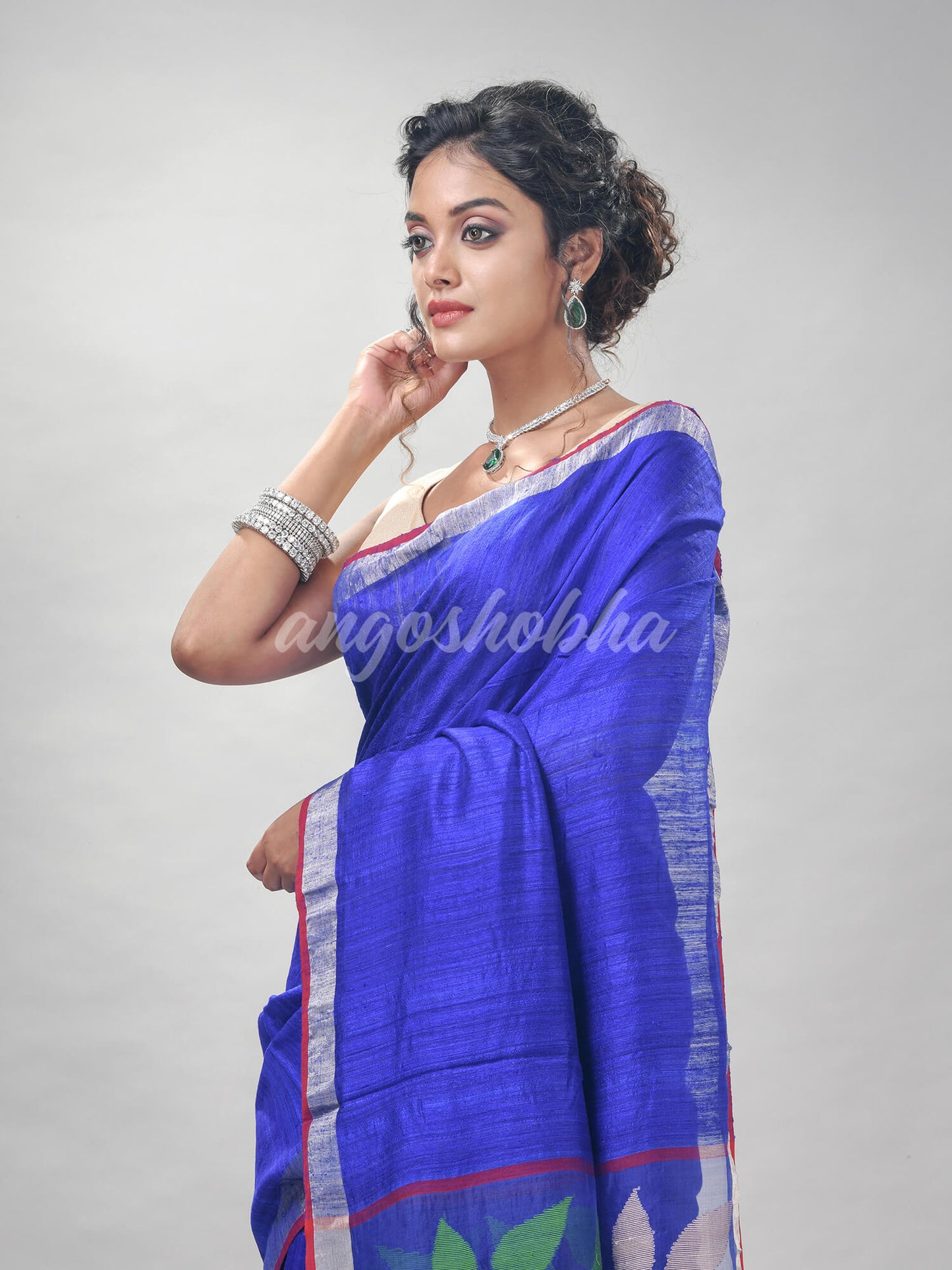 Royal Blue Silk Matka Solid Body With Pallu Flowers Motive Soft Jamdani Saree