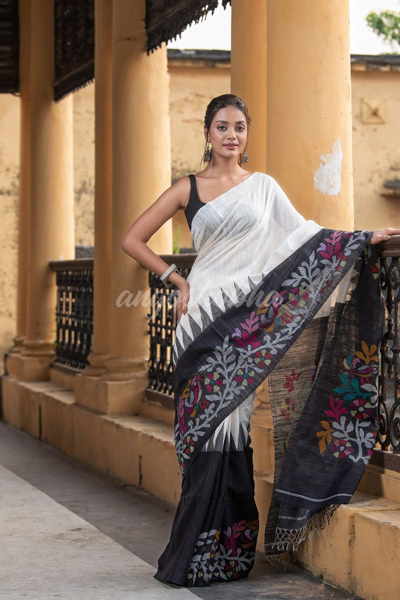 White & Black Silk Matka Solid Body Handwoven Jamdani Saree