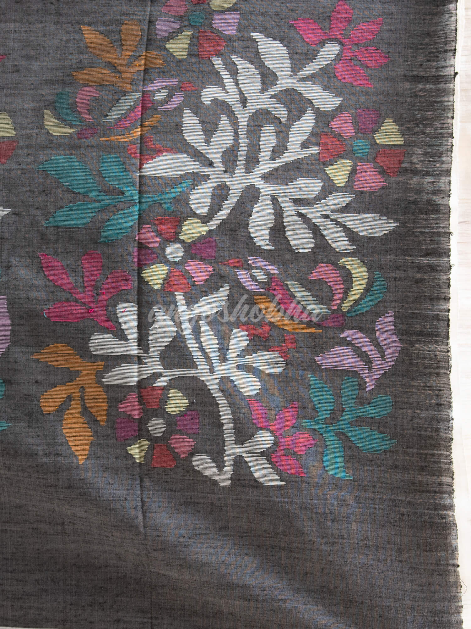 White & Black Silk Matka Solid Body Handwoven Jamdani Saree