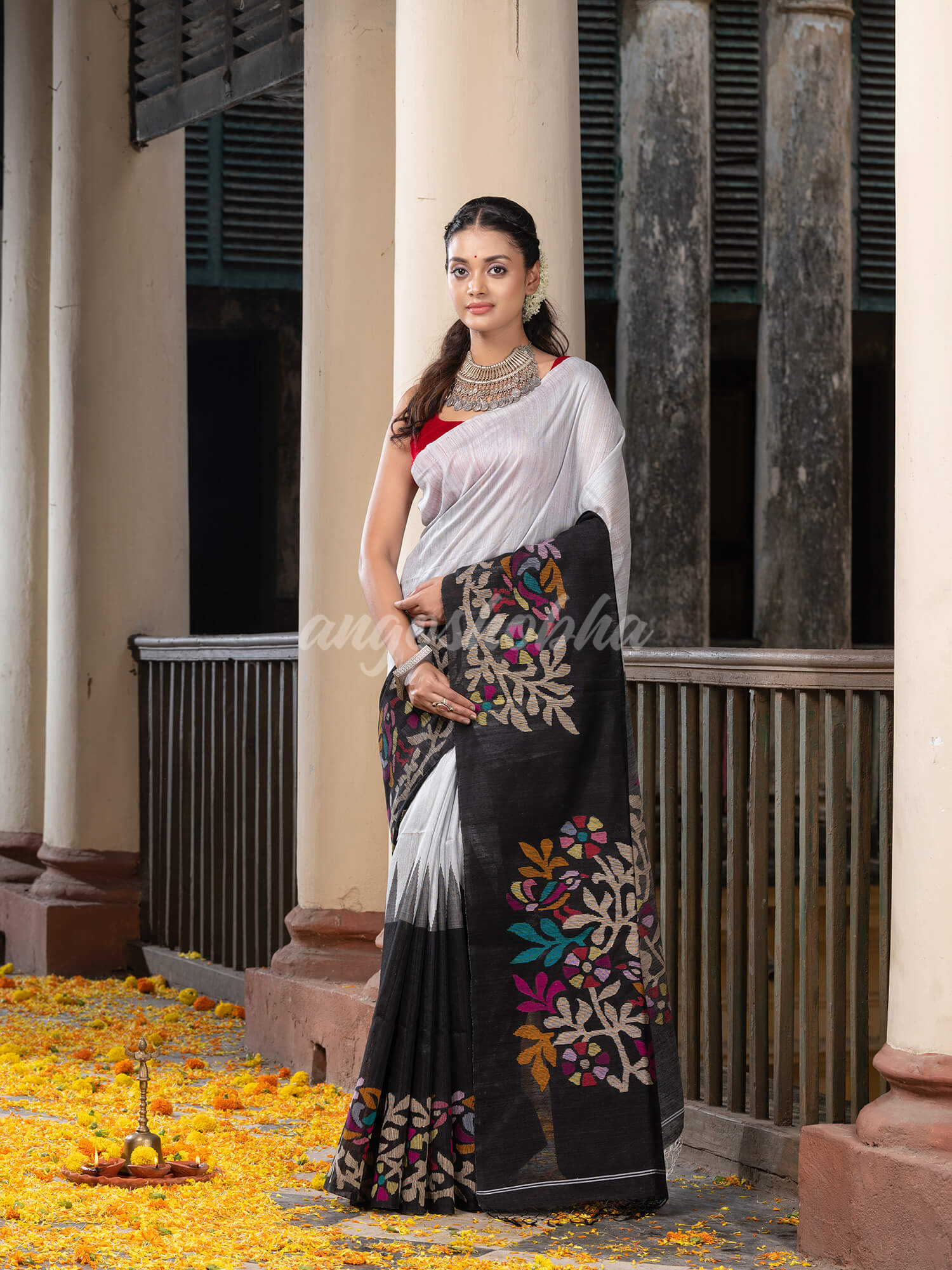 Steel & Black Silk Matka Solid Body Handwoven Jamdani Saree