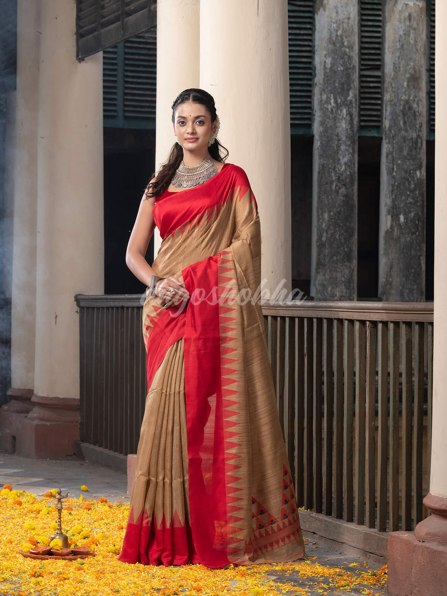 Muga Silk Matka Solid Body Red Temple Border Jacquard Jamdani Saree
